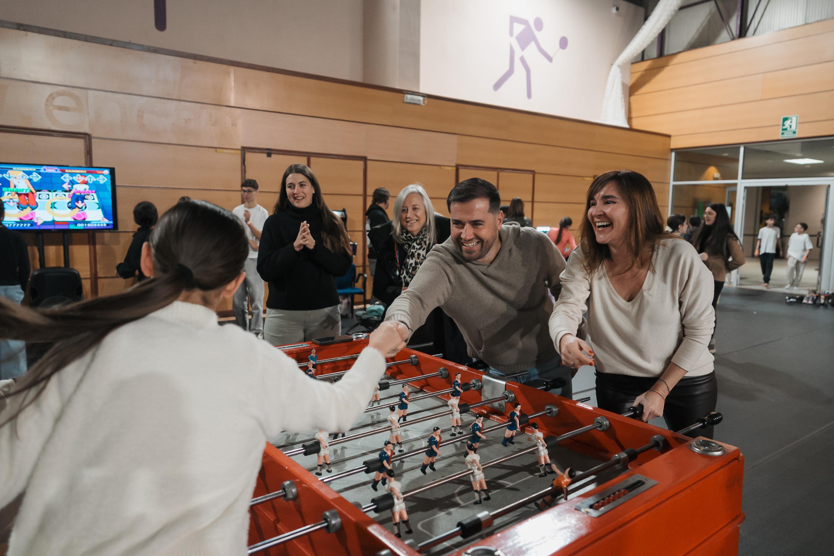 Els consellers Nino Marot i Sabrina Grégoire Torres al Saló.