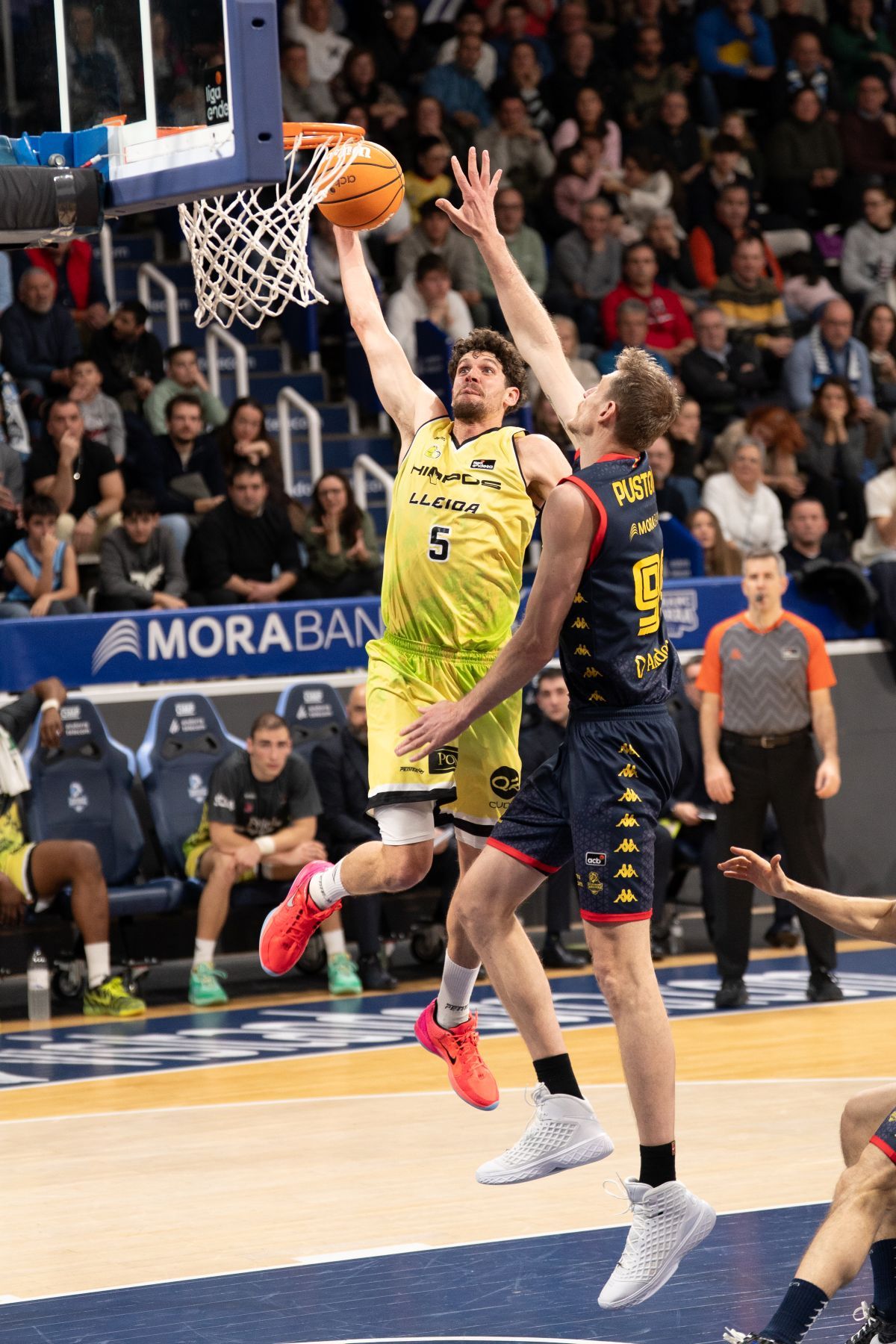 L'extricolor Oriol Paulí, botxí del MoraBanc a la recta final.