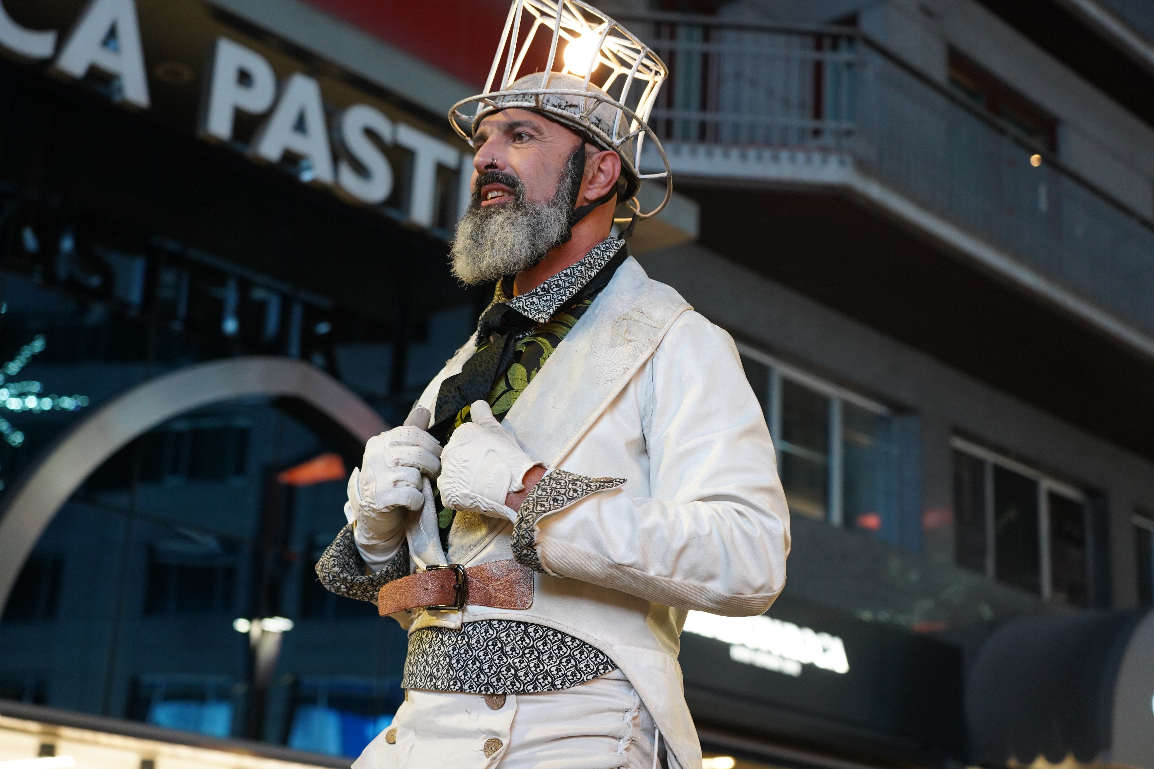 El mestre de cerimònies. 