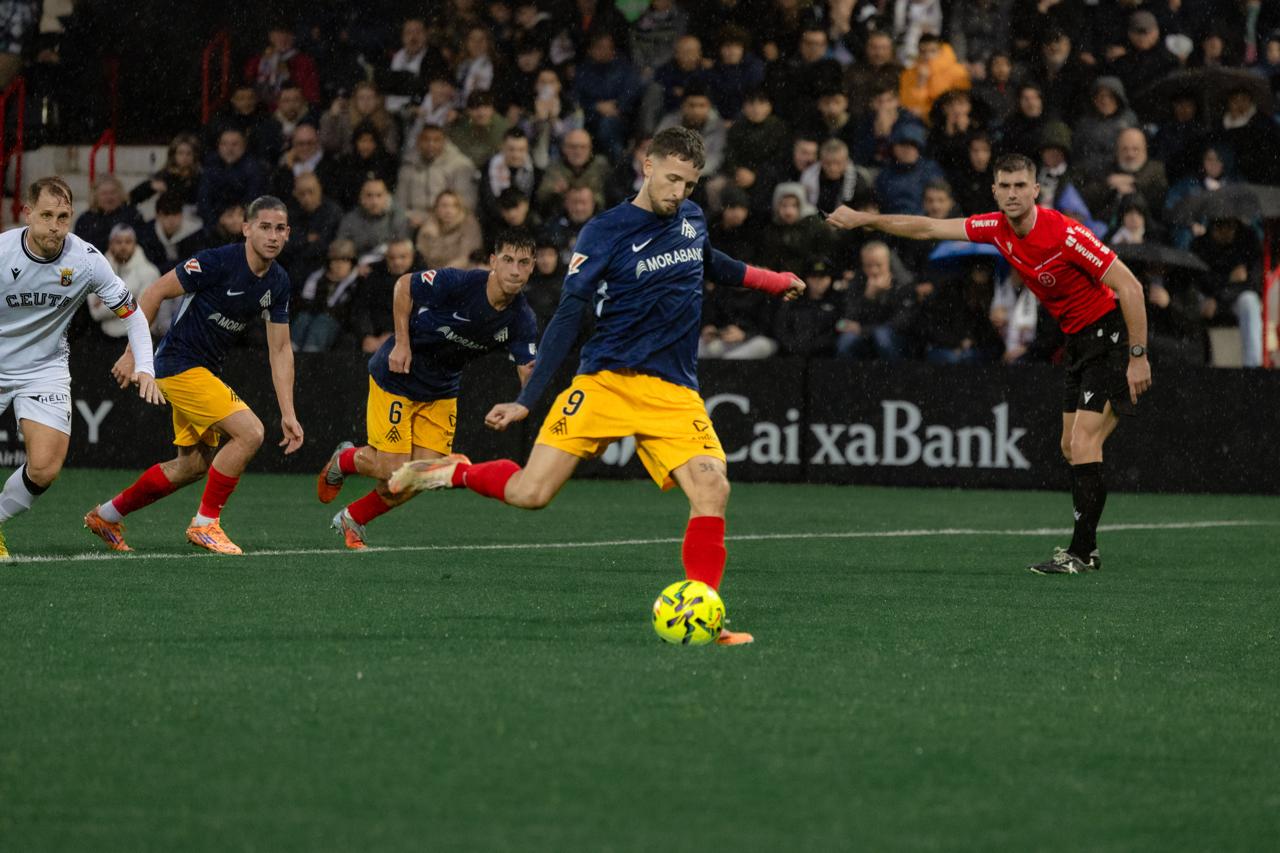 Manu Nieto ha anotat l'únic gol de l'Andorra des dels onze metres.