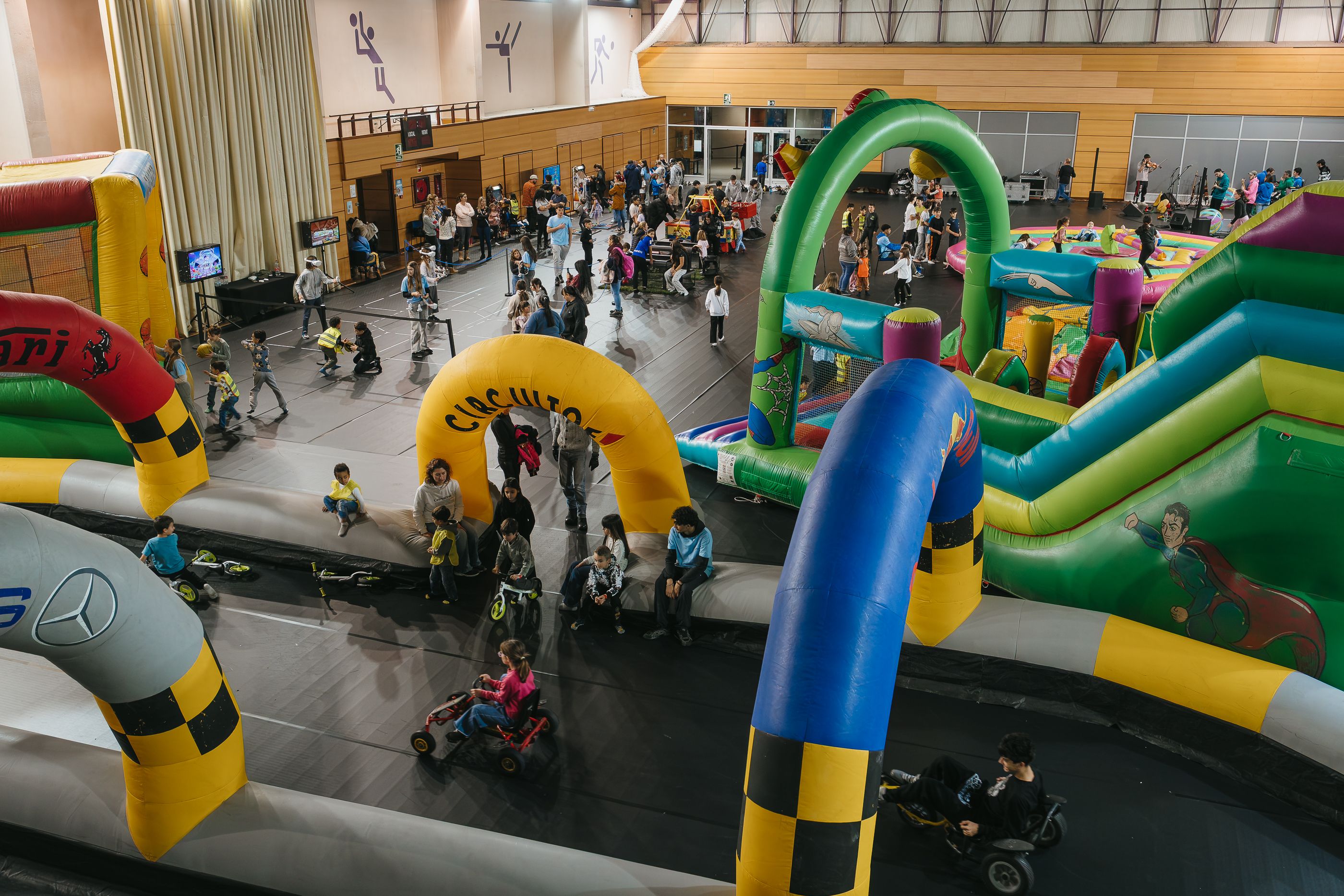 Inflables al Pas de la Casa. 