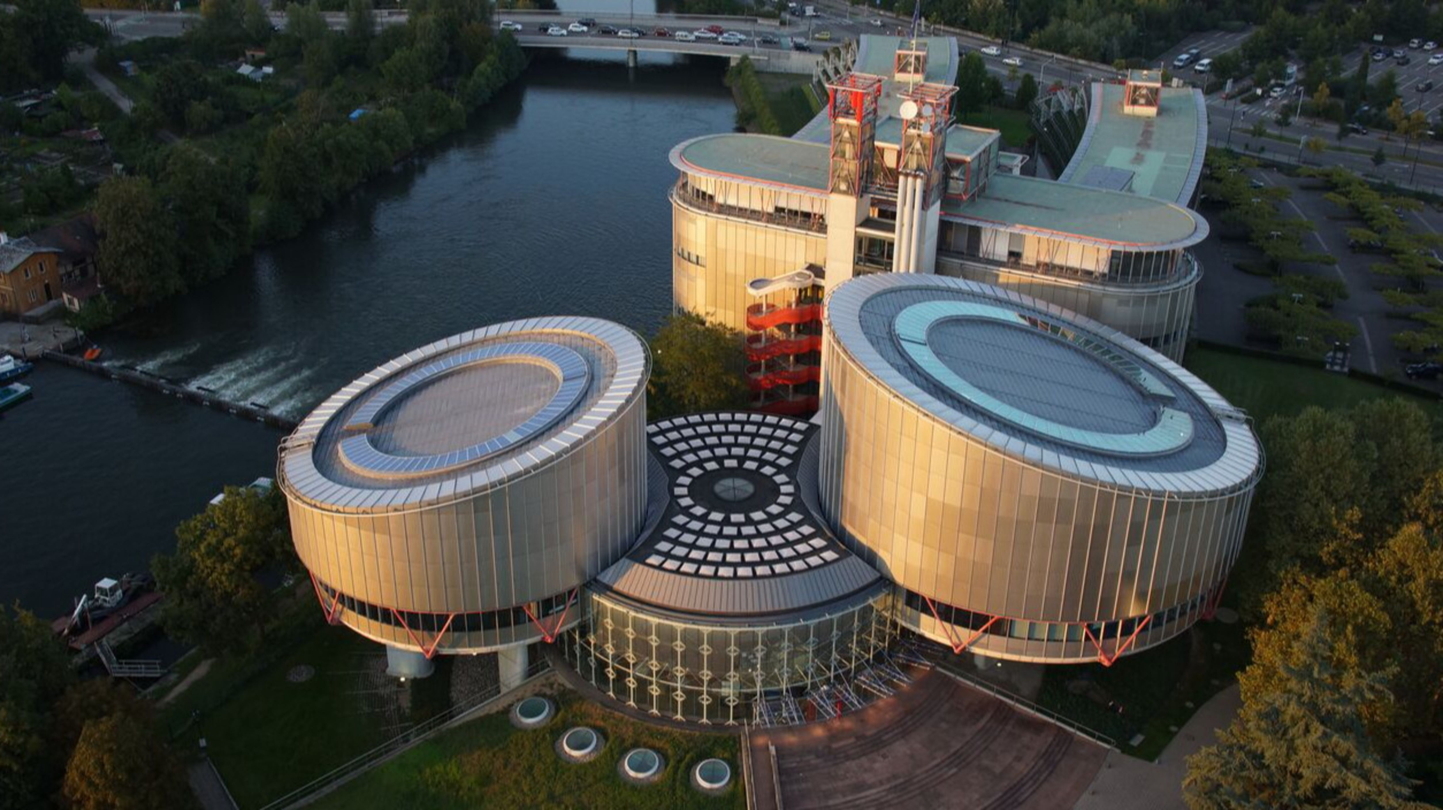 Una imatge del recinte del Tribunal d'Estrasburg. Una imatge del recinte del Tribunal d'Estrasburg.