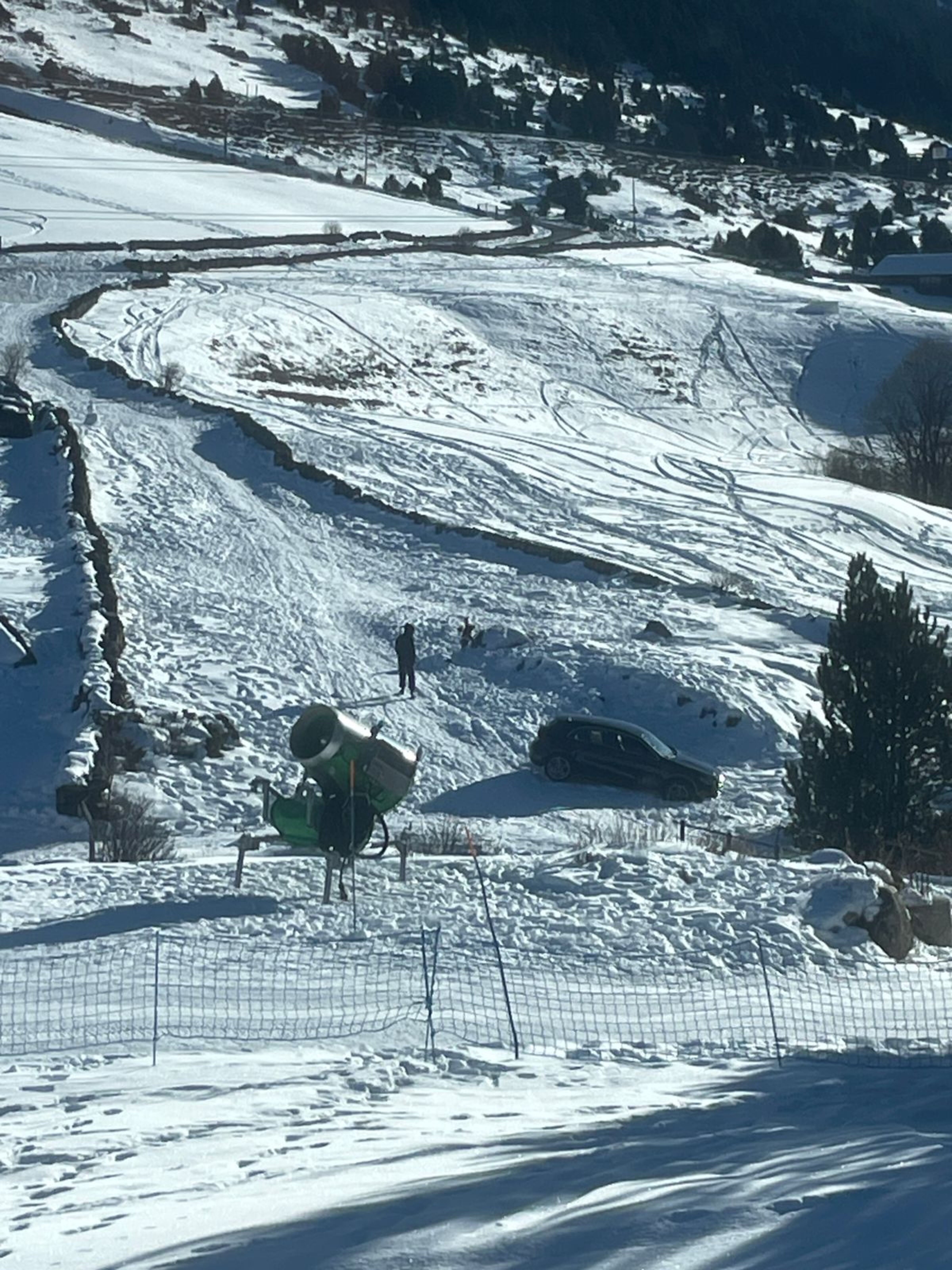 El vehicle empantanegat. El vehicle empantanegat.