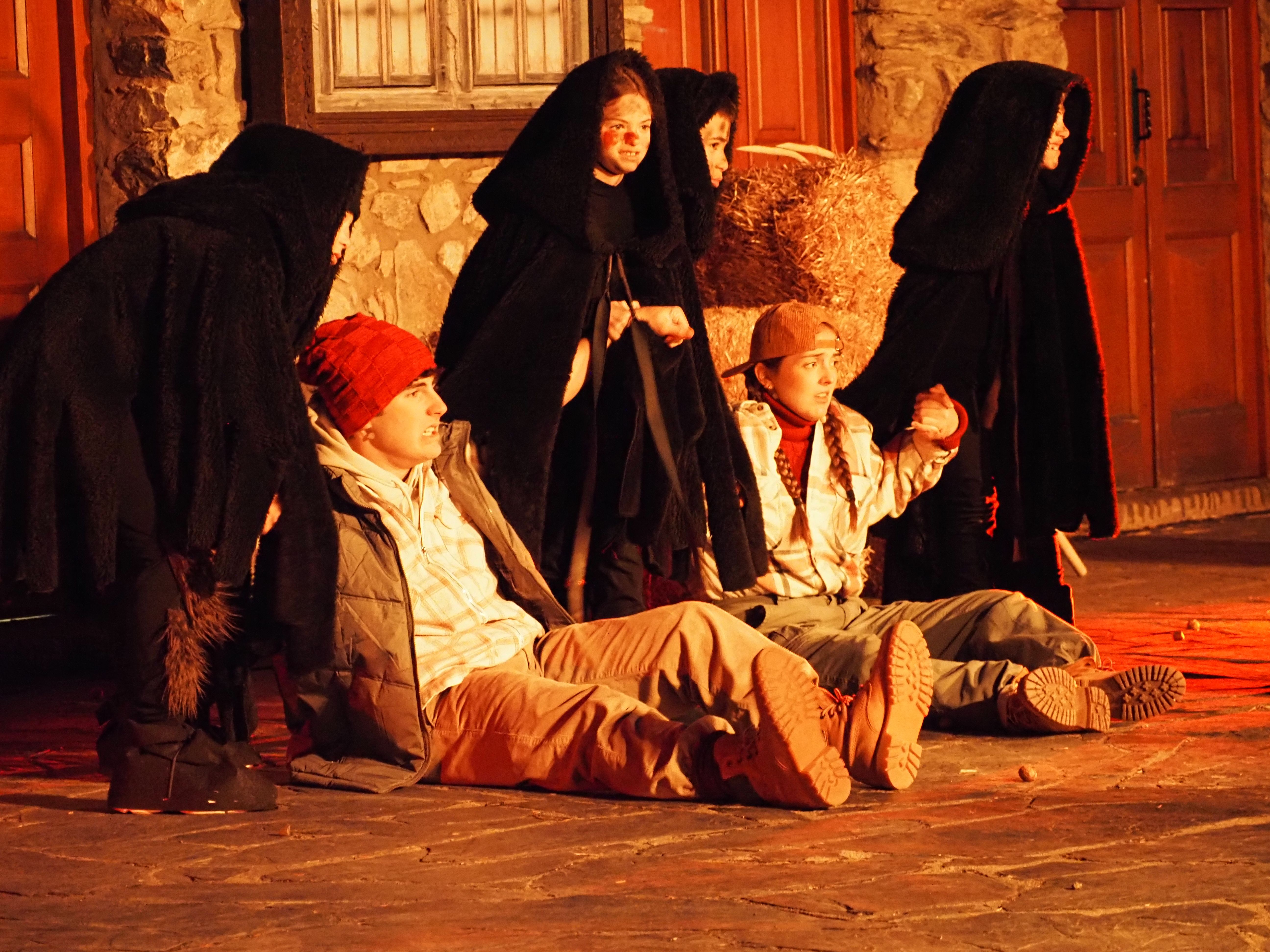 Lluquet i Farigola envoltats de dimonis. Lluquet i Farigola envoltats de dimonis.