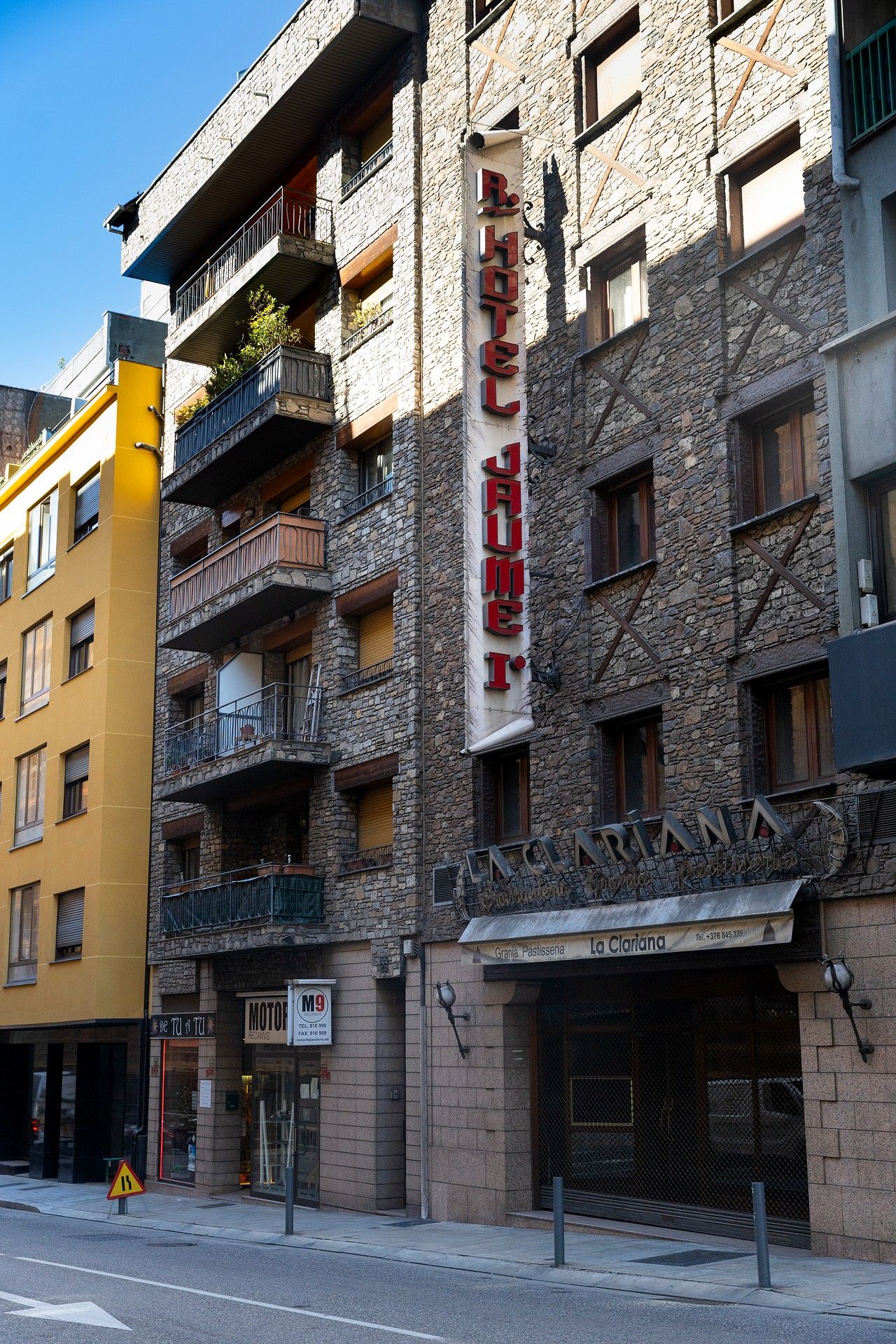Una imatge de l'antic hotel Jaume I, a l'avinguda Santa Coloma.
