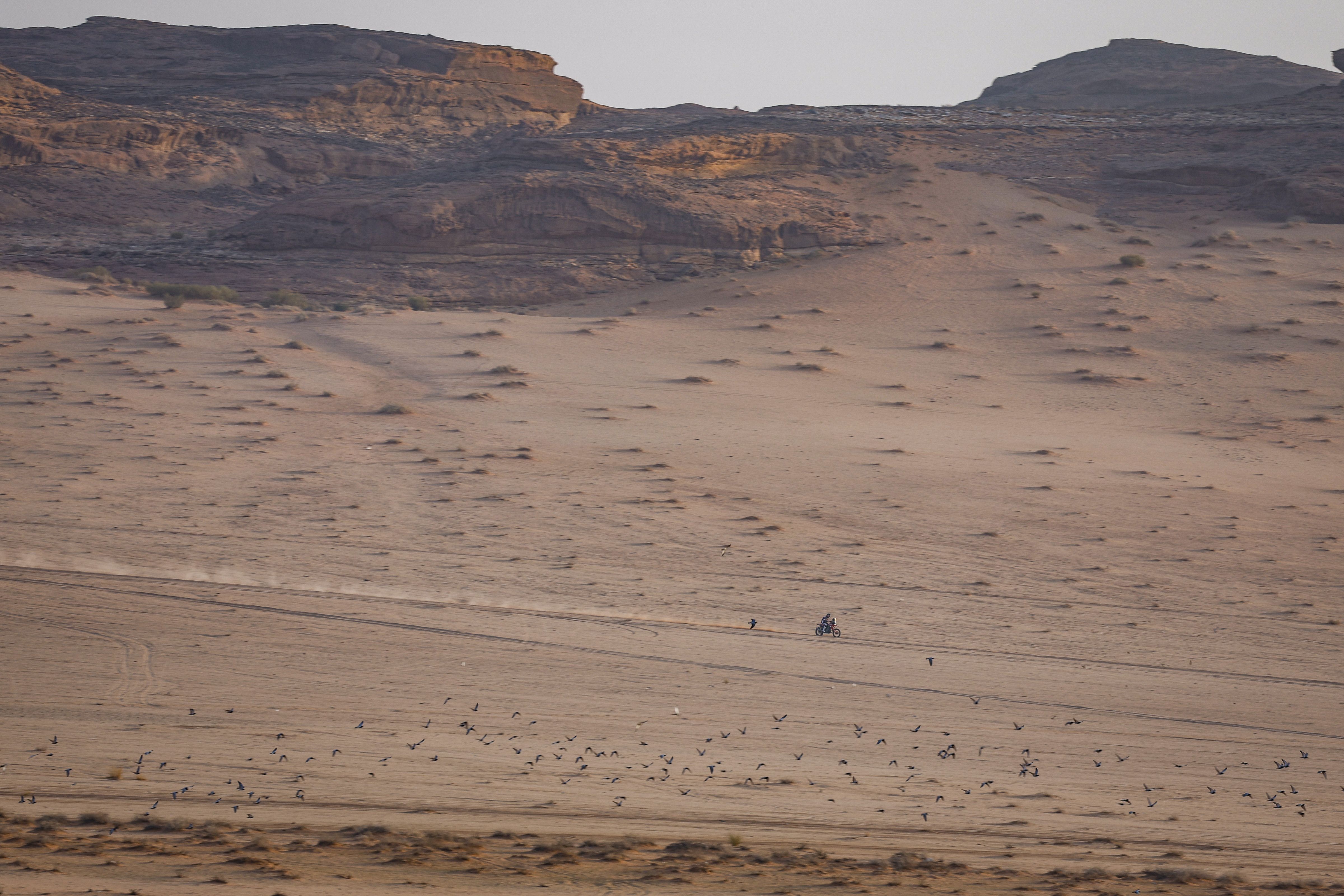 Tosha Schareina durant la quarta etapa del Dakar.