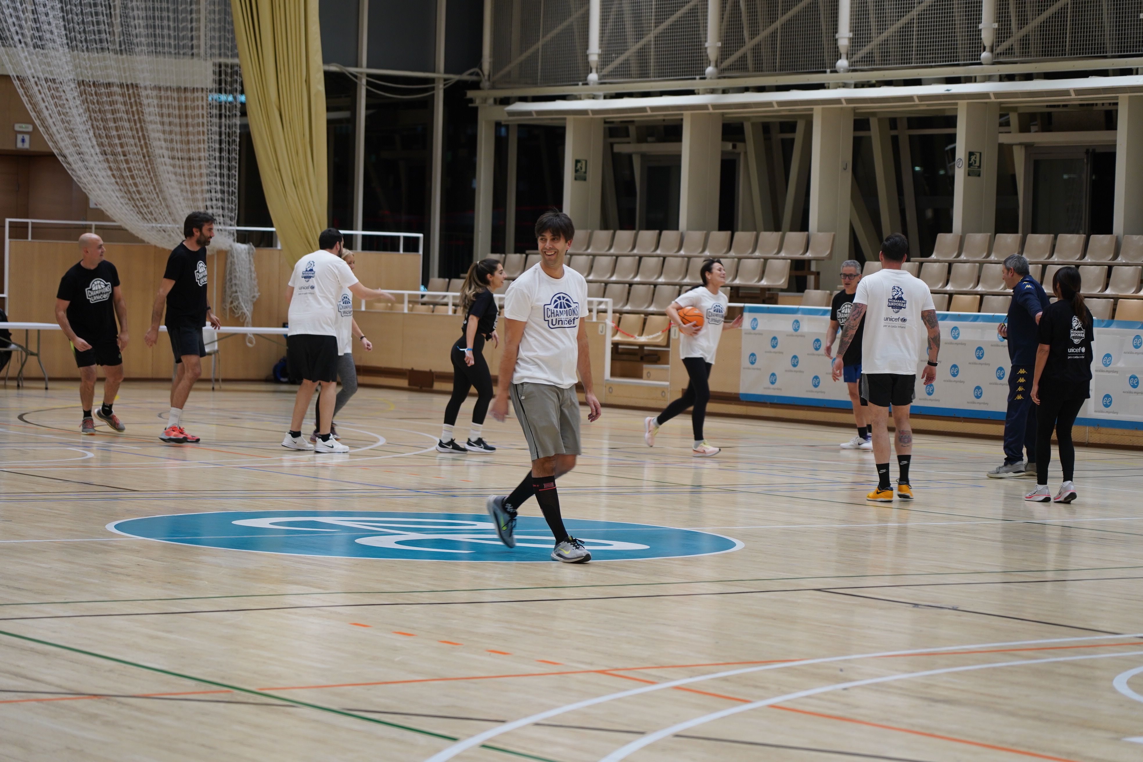 El cònsol major d'Andorra la Vella, Sergi González, durant el partit. 