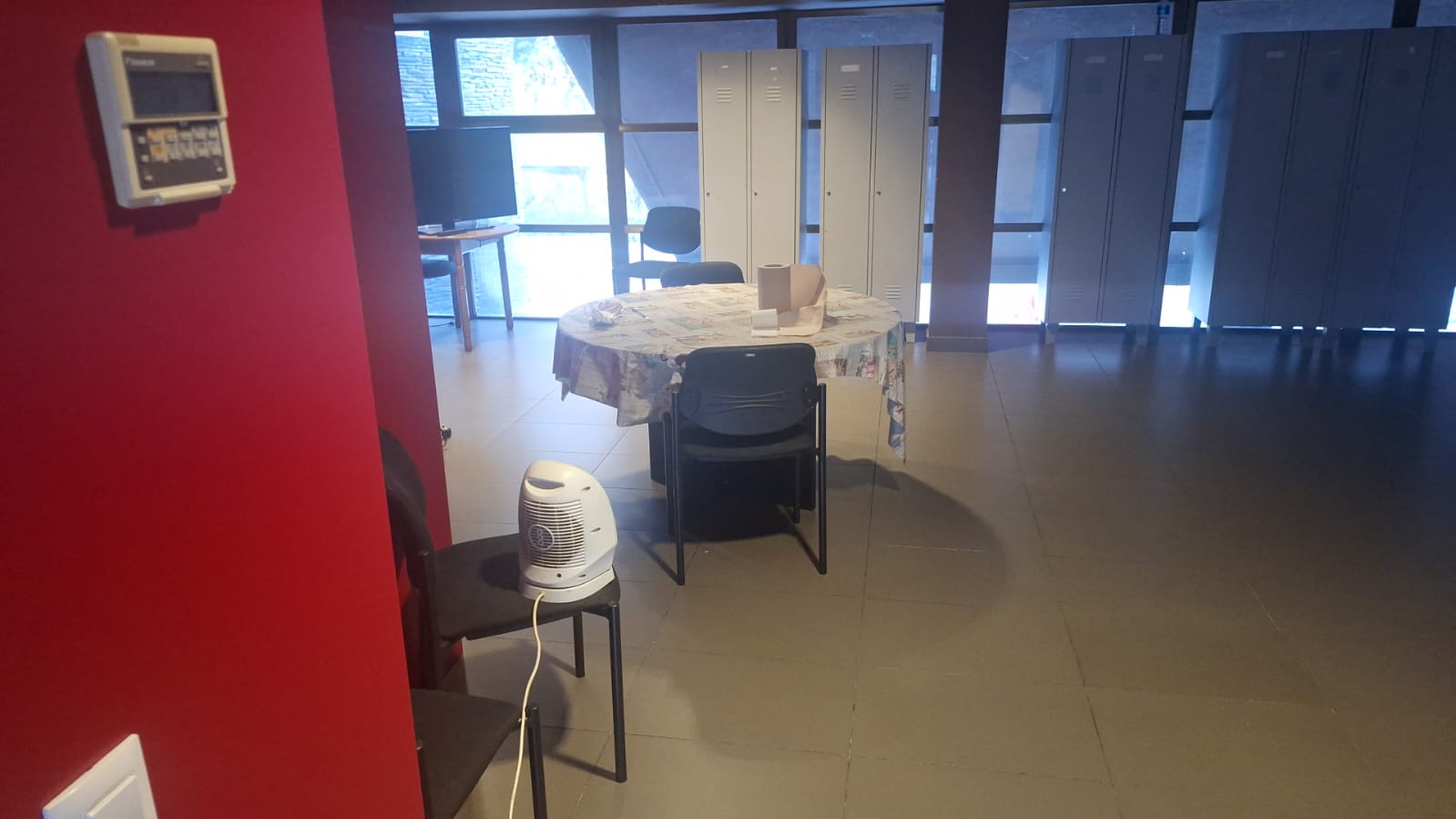 Una imatge de les instal·lacions policials. Una imatge de les instal·lacions policials.