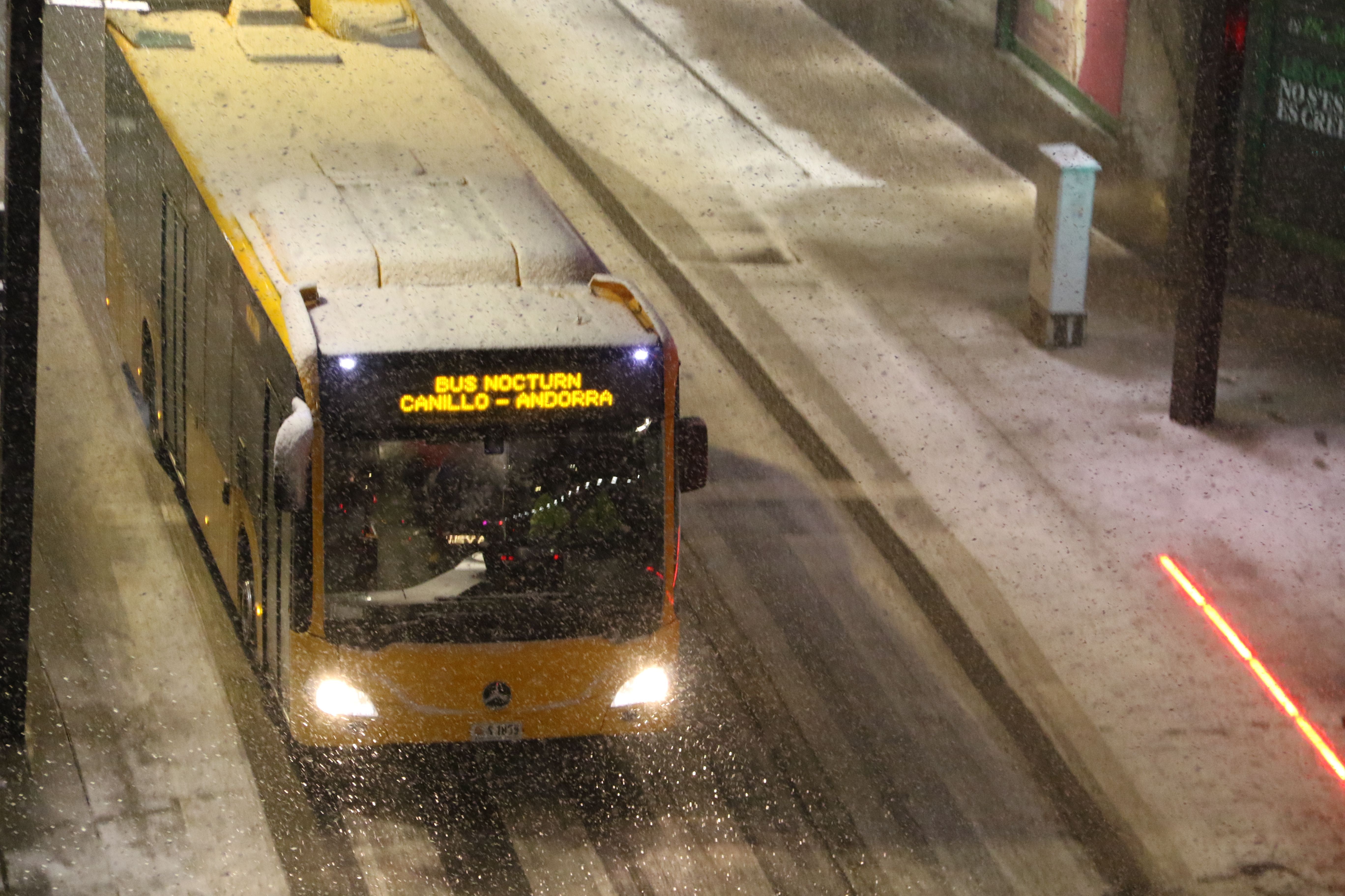 Un bus que arriba de Canillo al centre d'Andorra la Vella.