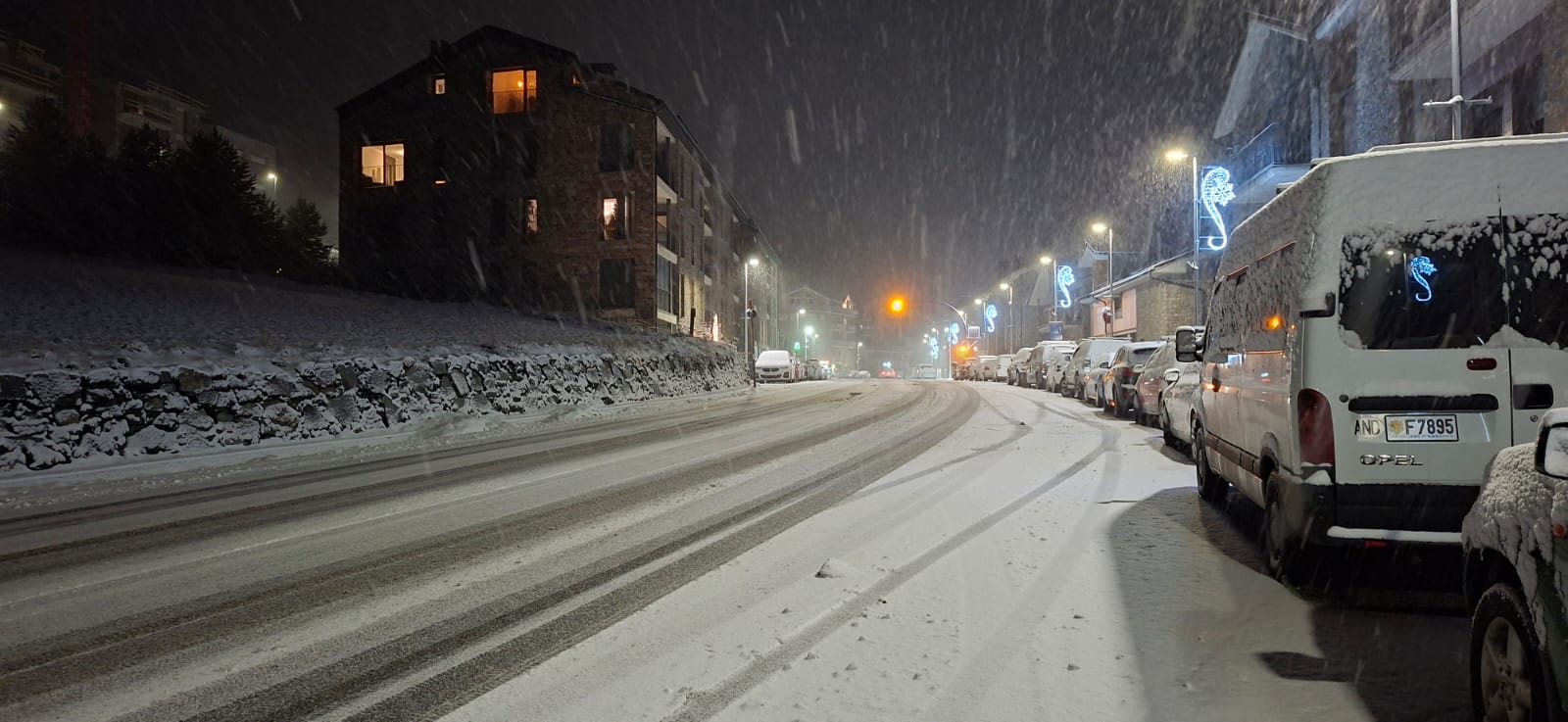 Estat de la carretera a la Cortinada.