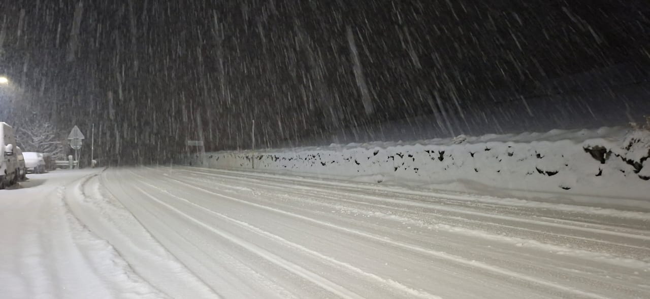 Estat de la carretera a la Cortinada.
