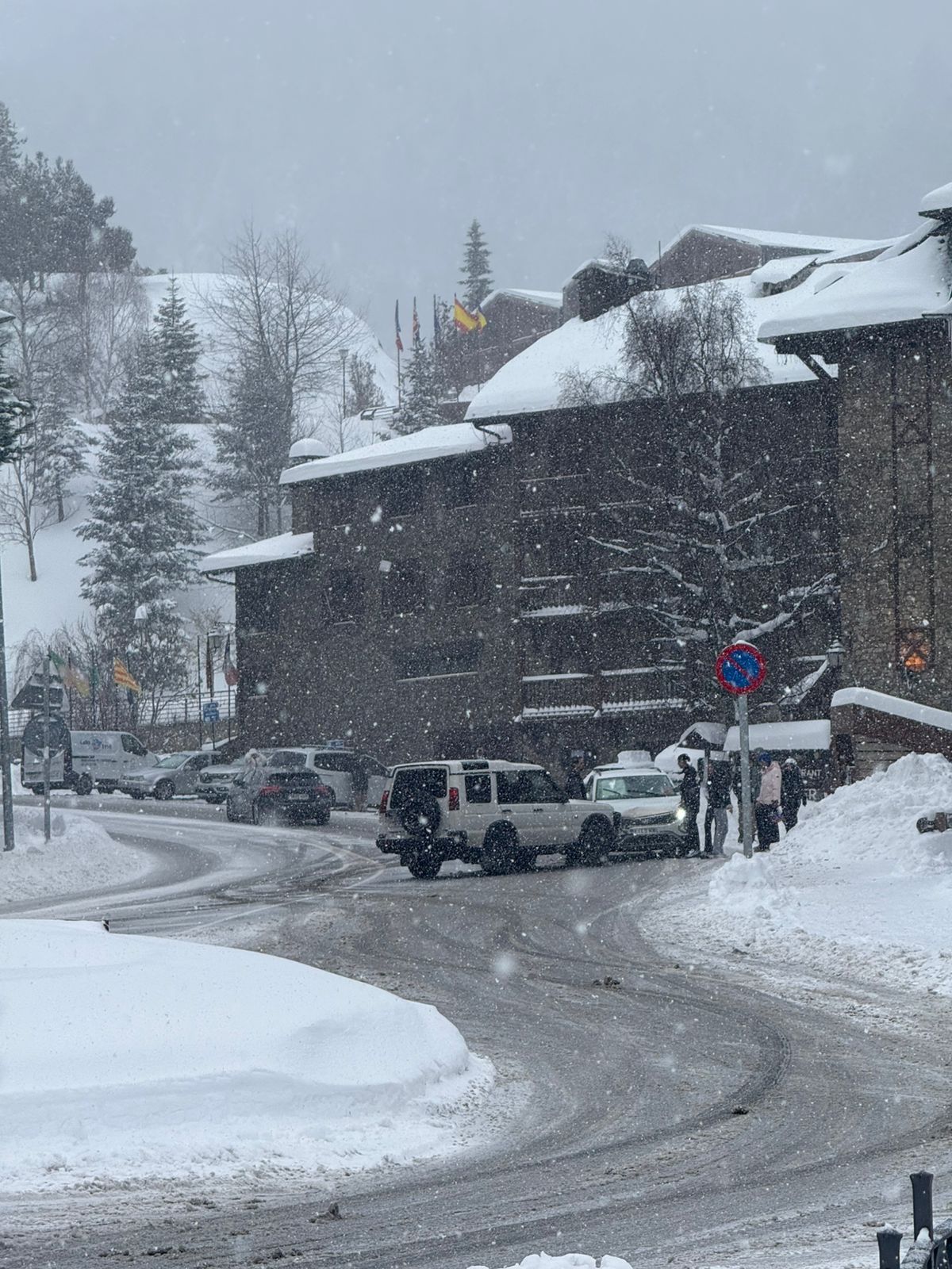 Imatge de la topada entre els dos vehicles al Tarter. Imatge de la topada entre els dos vehicles al Tarter.