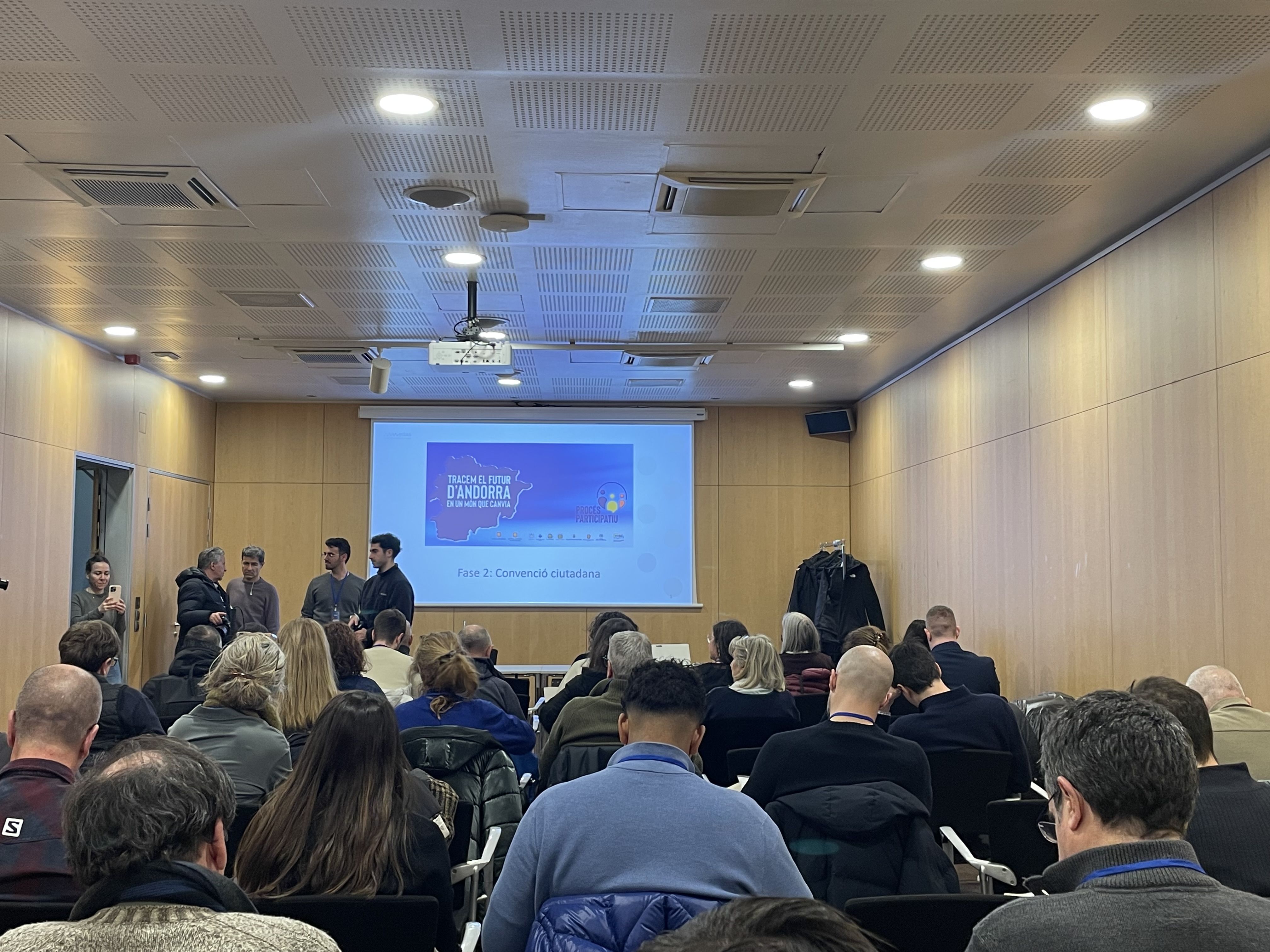 Cinquanta ciutadans treballaran, entre el 13 i el 15 de gener, les més de cent propostes recollides en la primera fase.