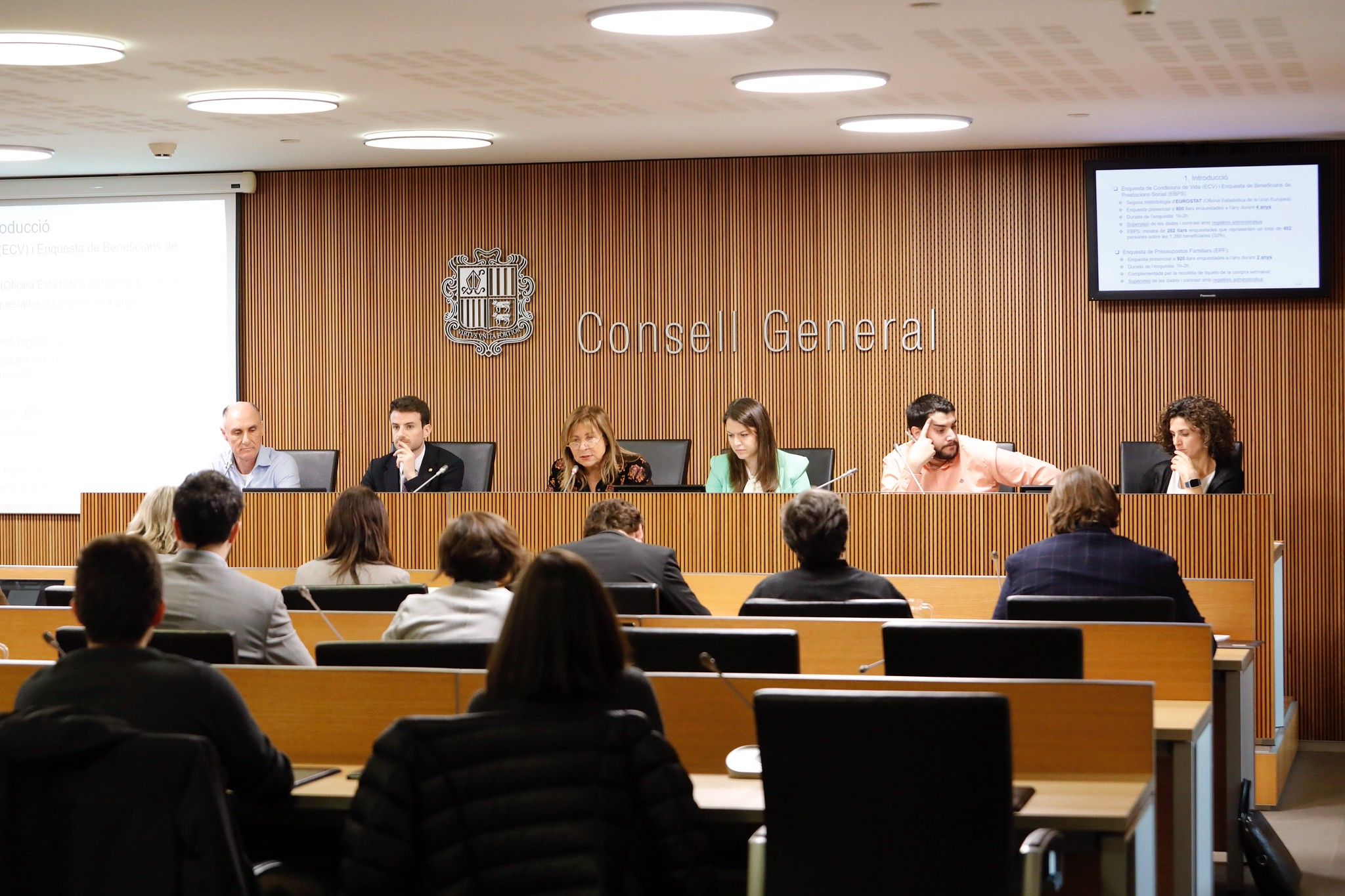 Una reunió pública de la comissió d'Economia del Consell General.