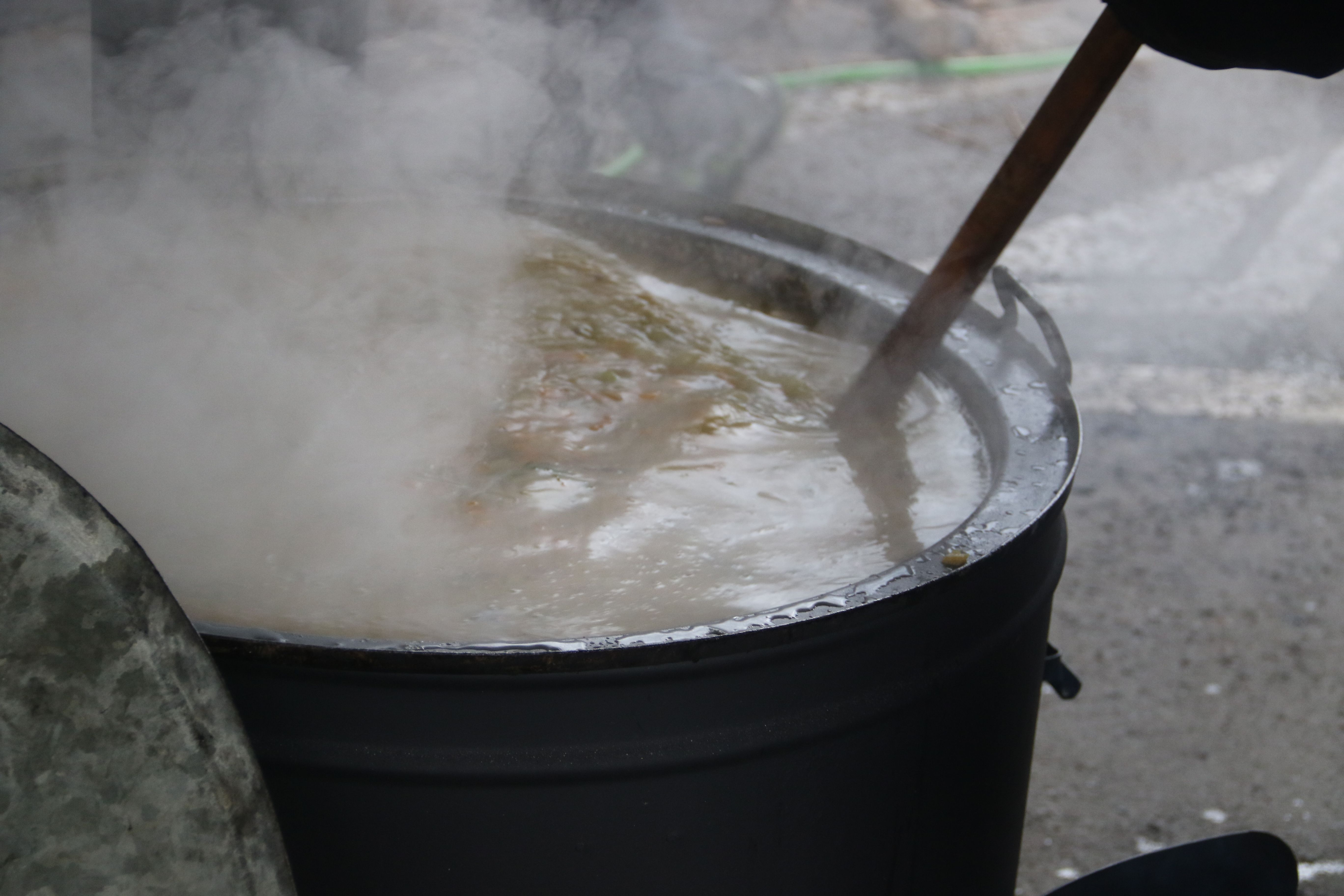 Una fogaina remenada.