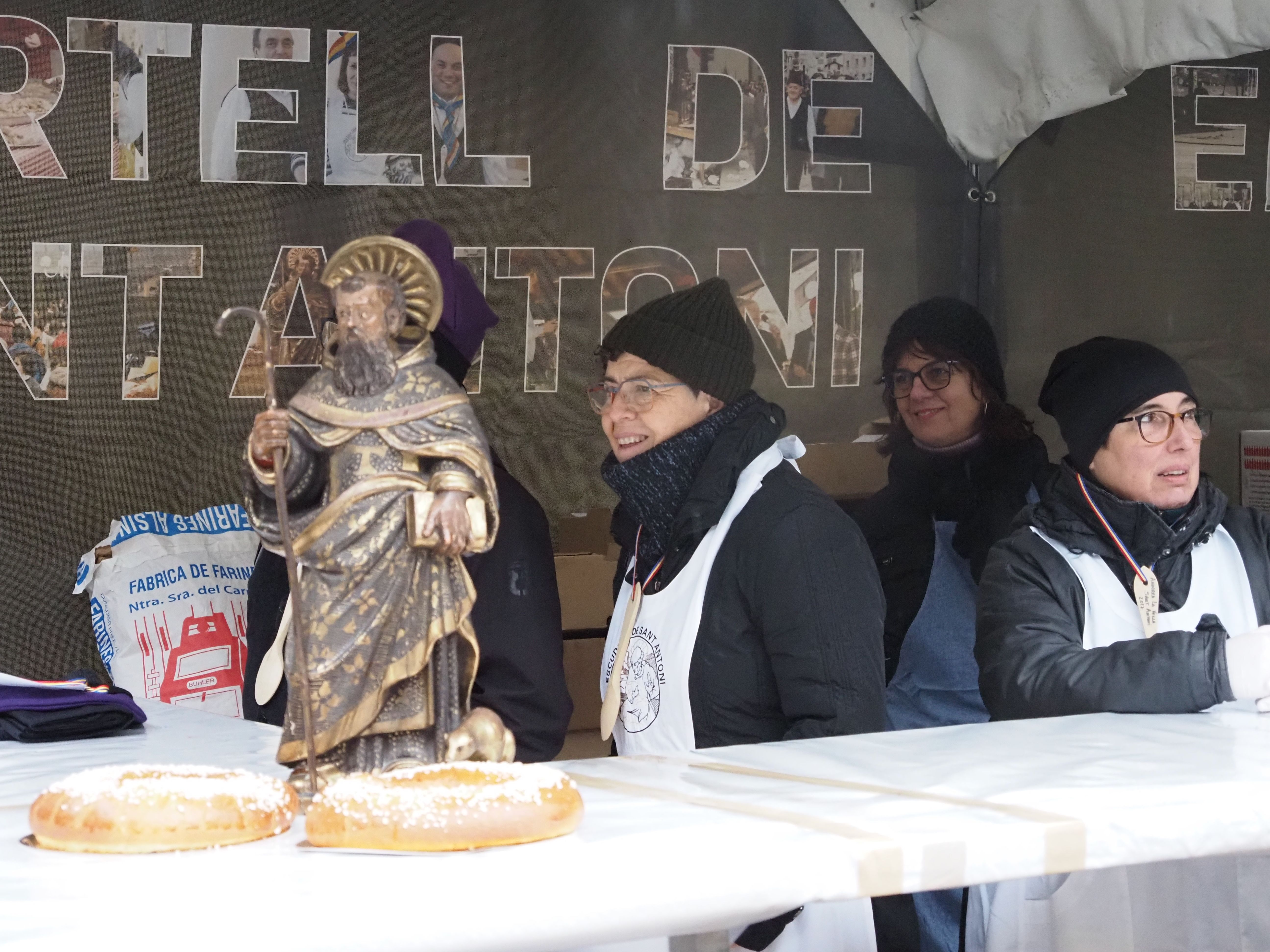 La imatge de Sant Antoni custodiant els tortells.