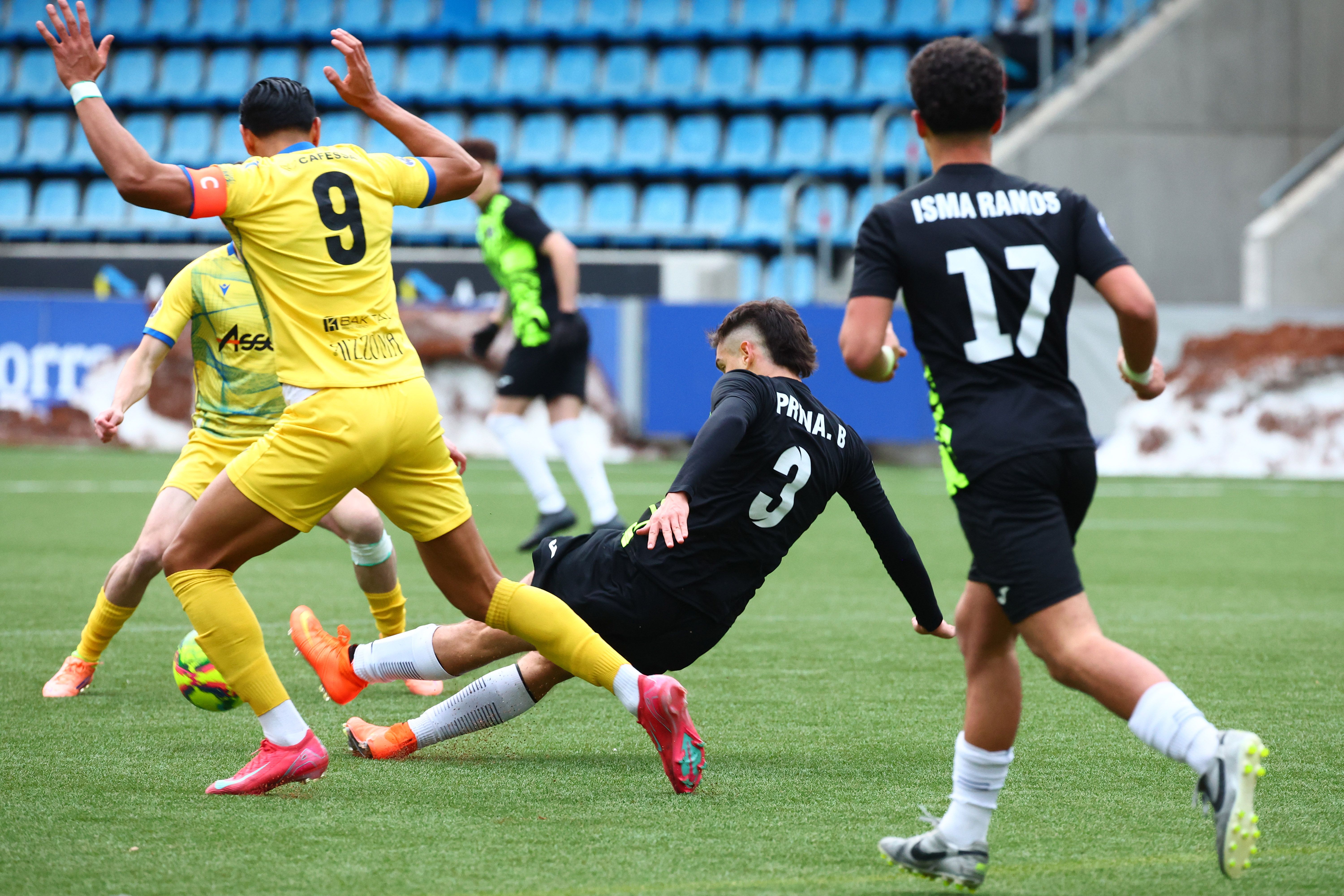 Armando León, el capità del Ranger's, ha donat el triomf al seu equip amb un 'hat-trick'.