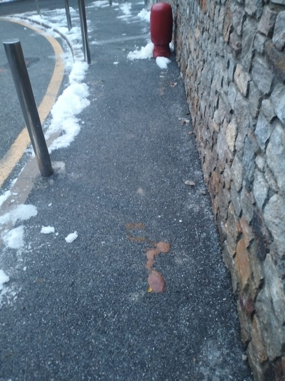 Estat que presenta espais públics en les immediacions del carrer de les Arribes.