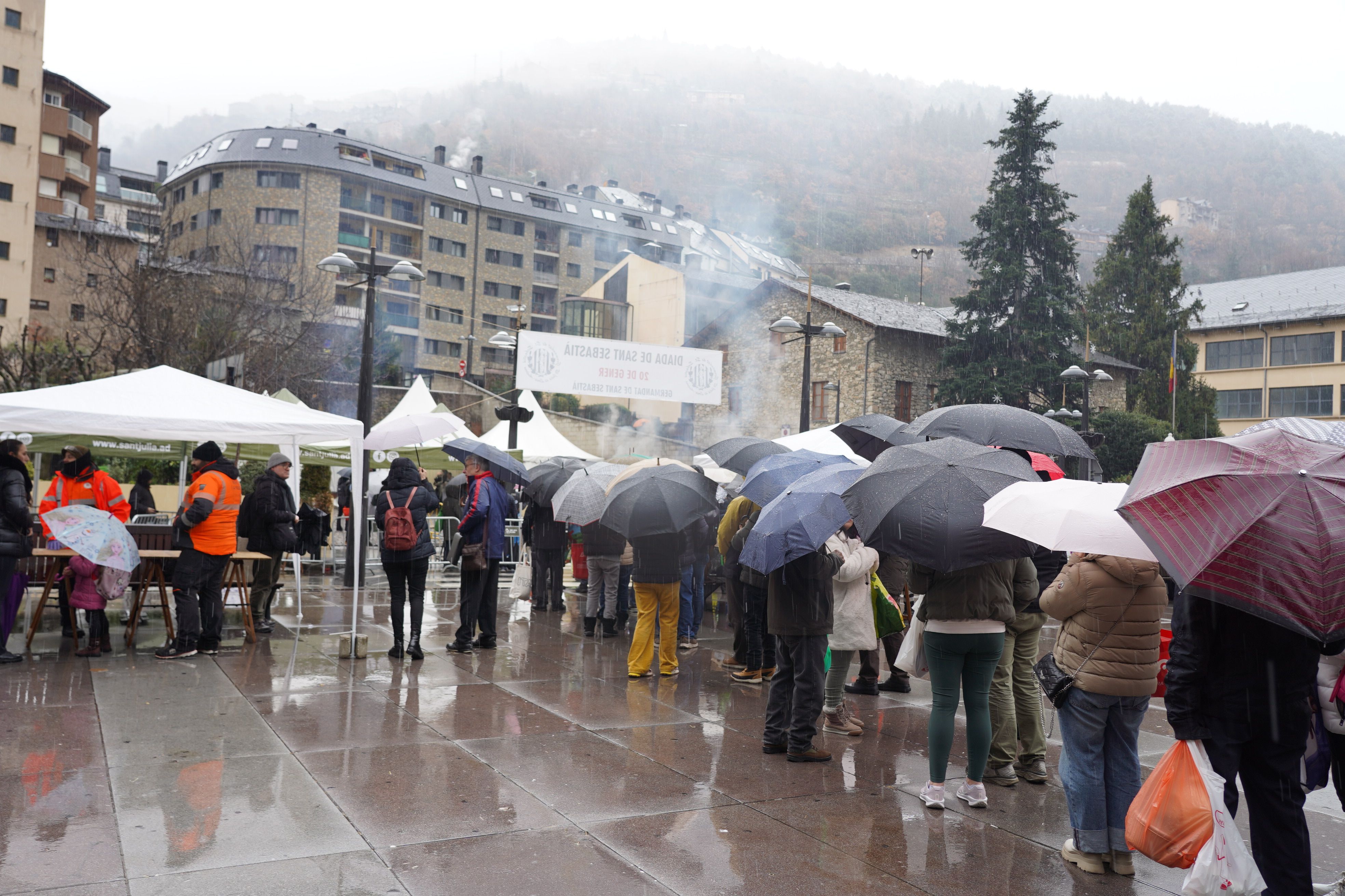 Cua per agafar l'escudella.