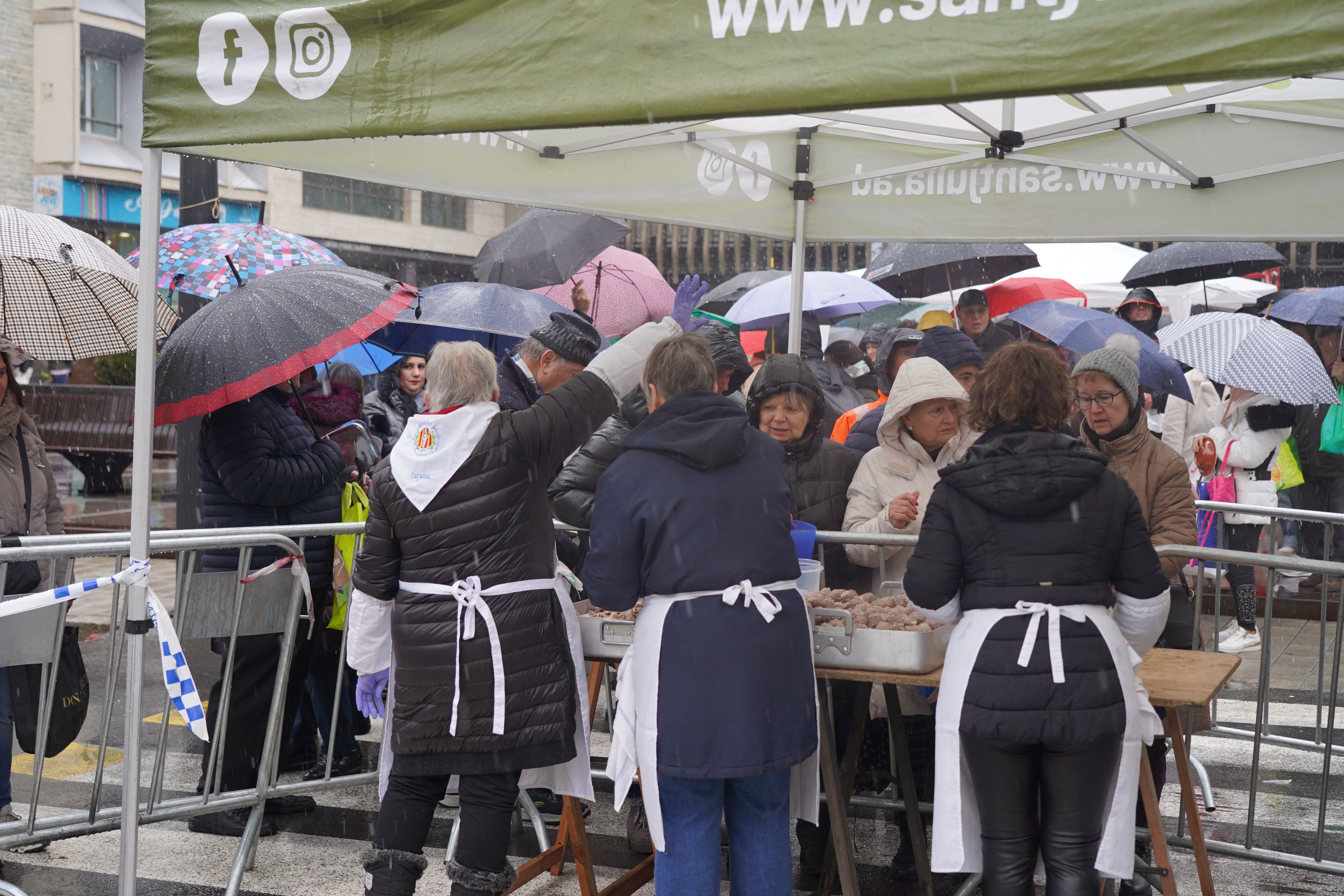 Els escudellaries han preparat unes 2.500 racions.