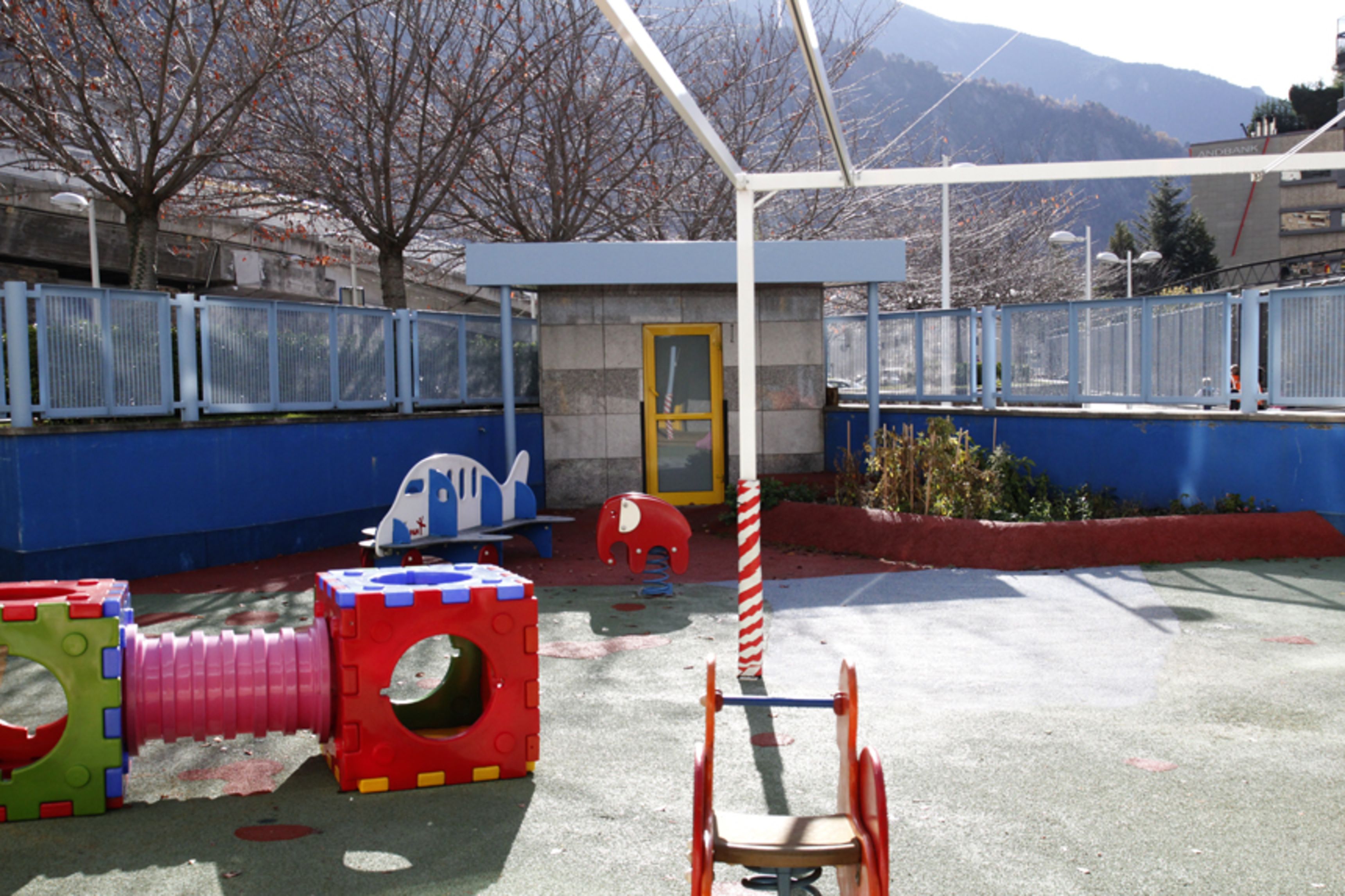 Imatge del pati exterior d'una de les escoles bressol d'Escaldes.