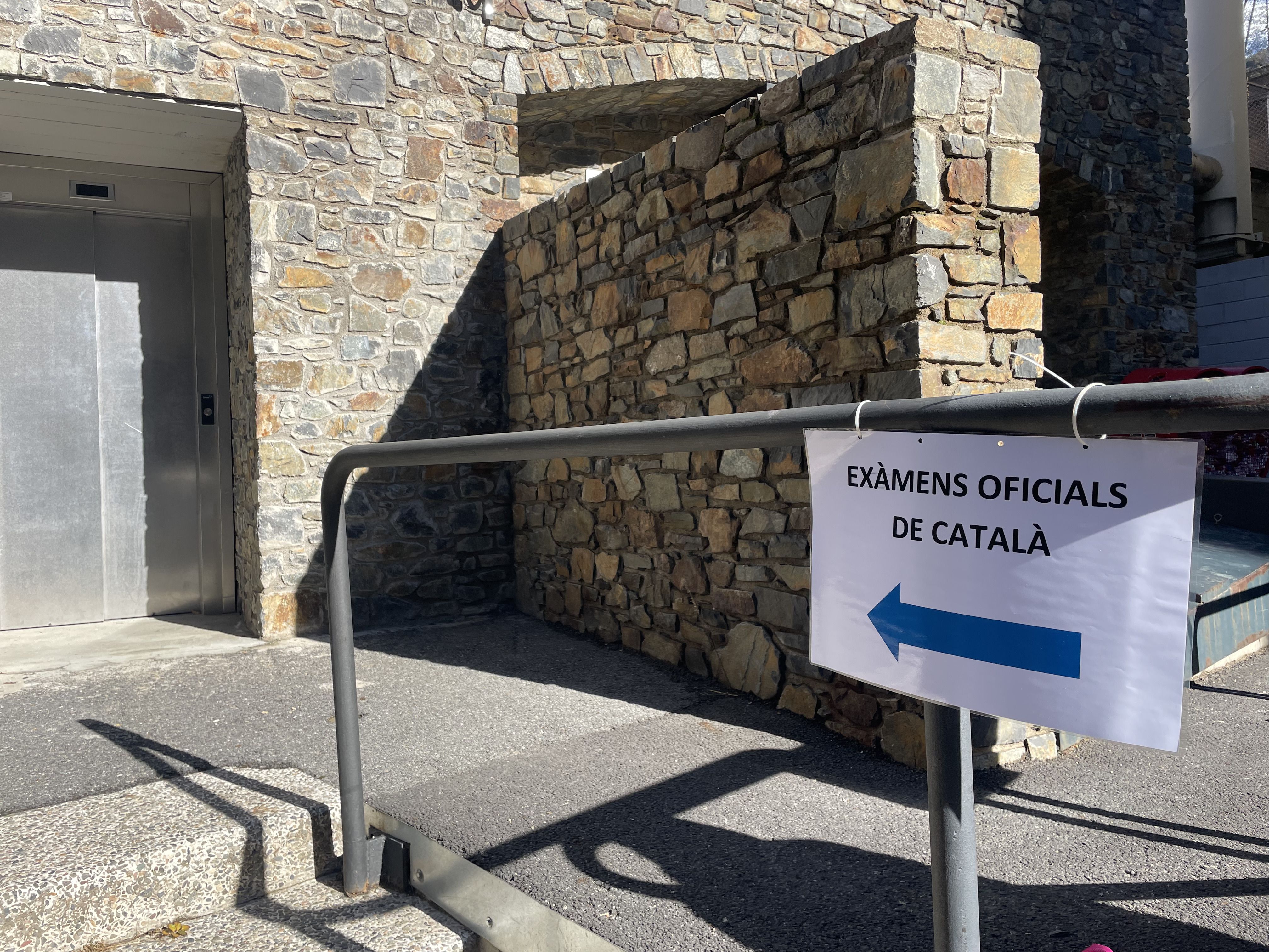 L'accés als tràmits de residència genera una convocatòria especialment concorreguda.