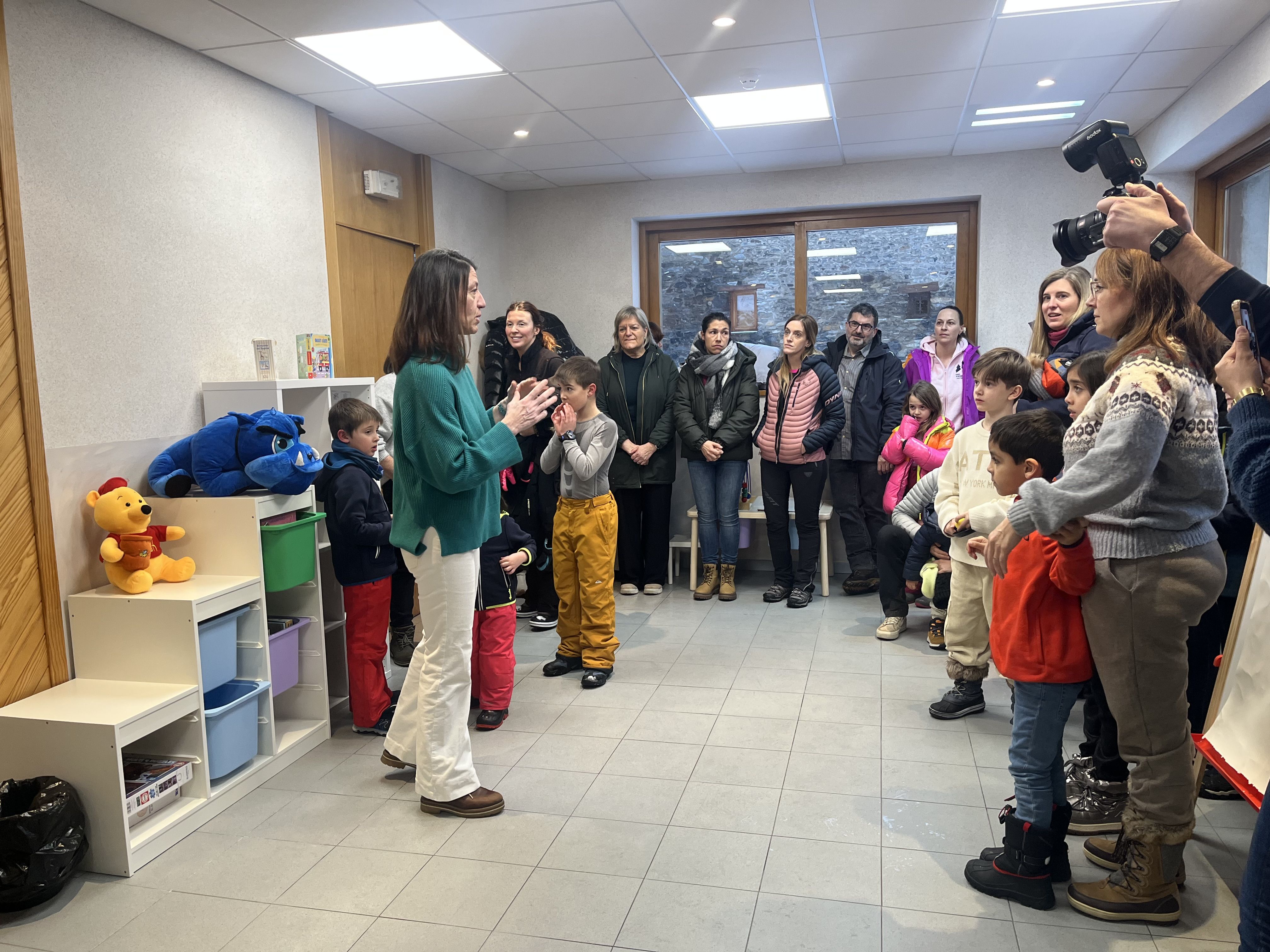 Inauguració del nou espai d'esbarjo per a infants a Ordino. La portaveu del Sindicat, Rebeca Bonache.