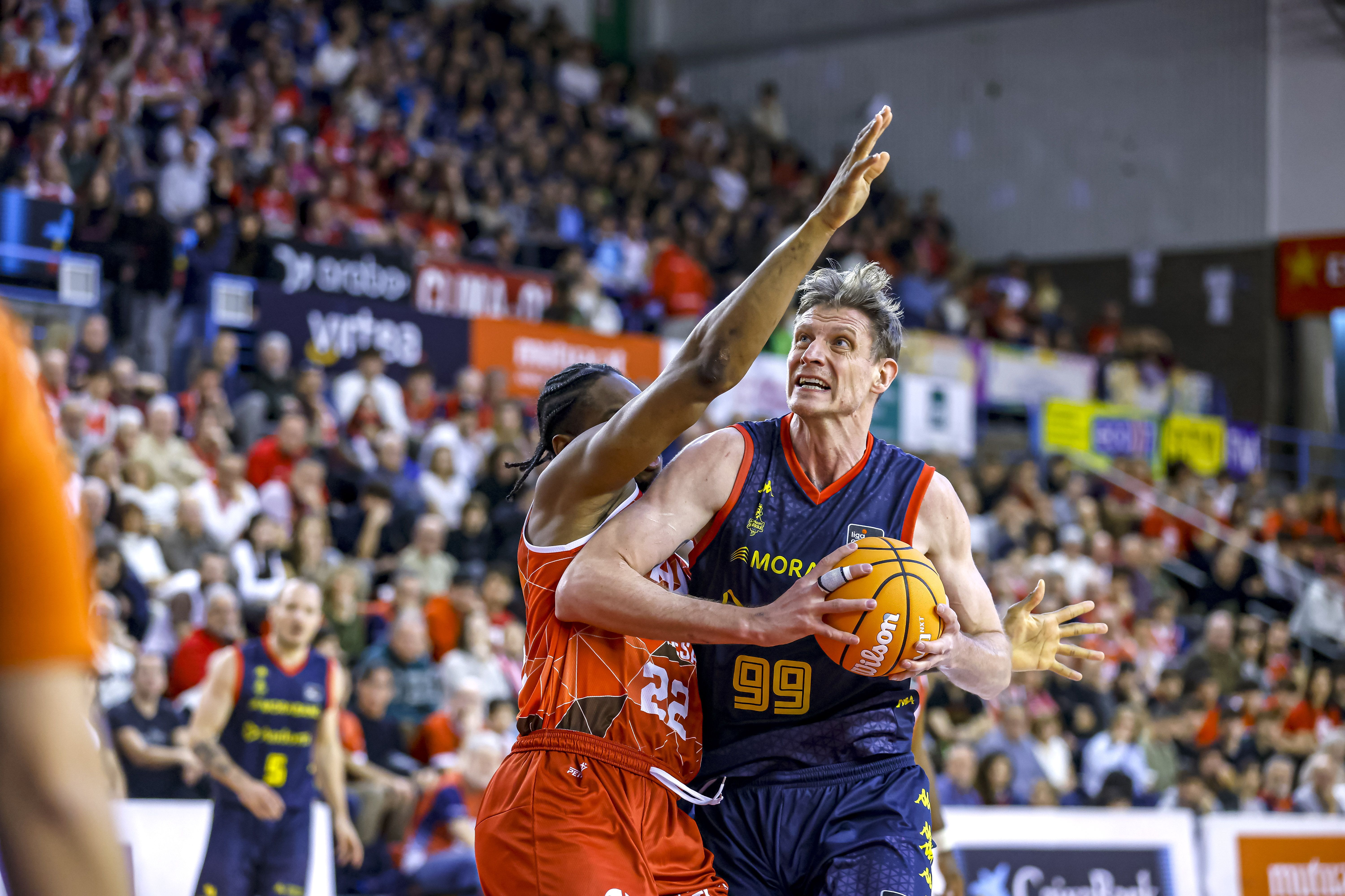 Pustovyi ha ajudat el MoraBanc a sumar a la segona meitat. Pustovyi ha ajudat el MoraBanc a sumar a la segona meitat.