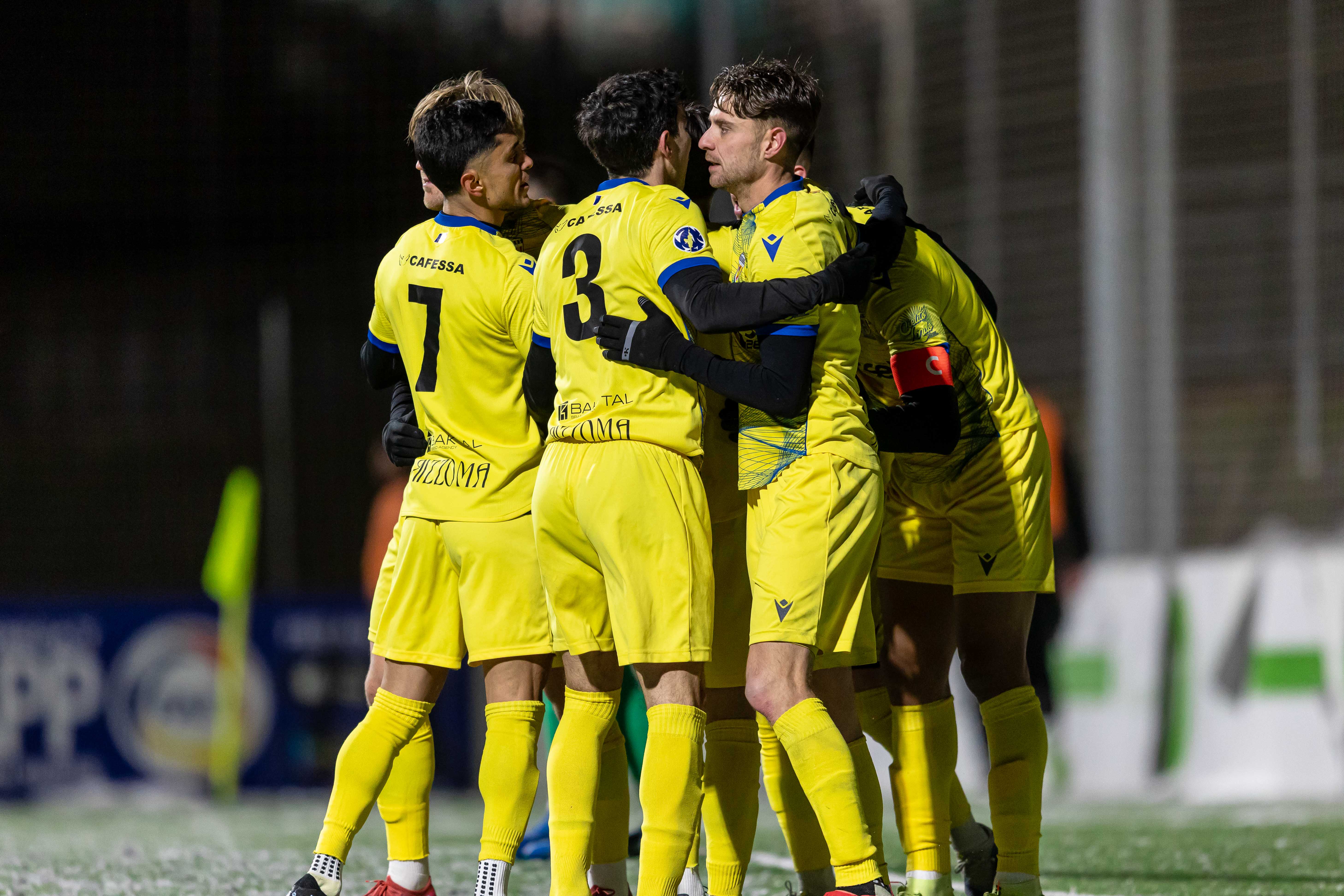 Els jugadors del Ranger's, celebrant un dels gols de l'equip. Els jugadors del Ranger's, celebrant un dels gols de l'equip.