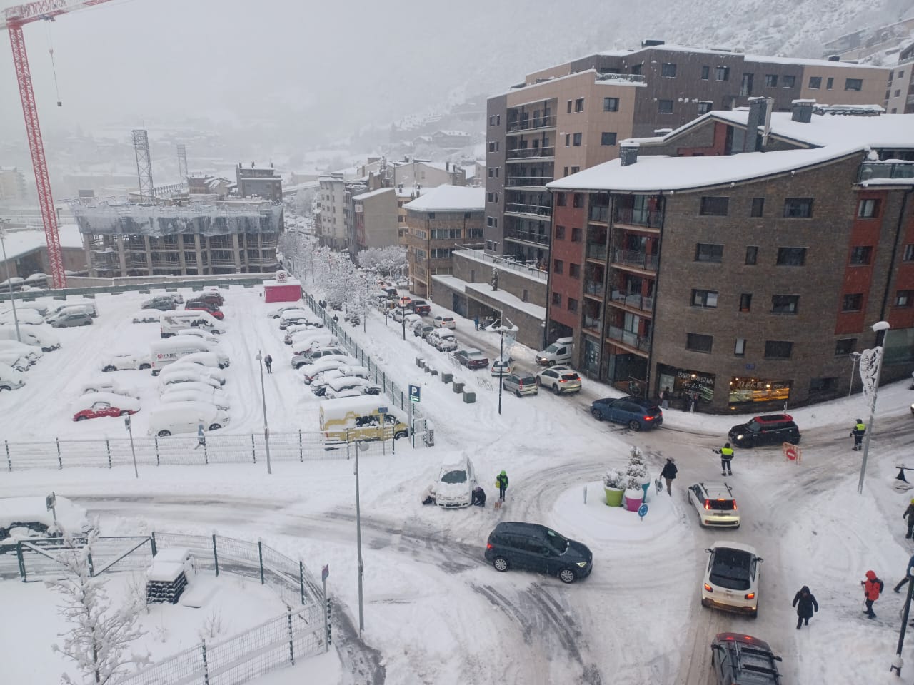 Retencions a l'avinguda Príncep Benlloch d'Encamp. Retencions a l'avinguda Príncep Benlloch d'Encamp.