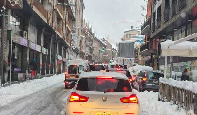 Col·lapse al centre d'Encamp. Col·lapse al centre d'Encamp.