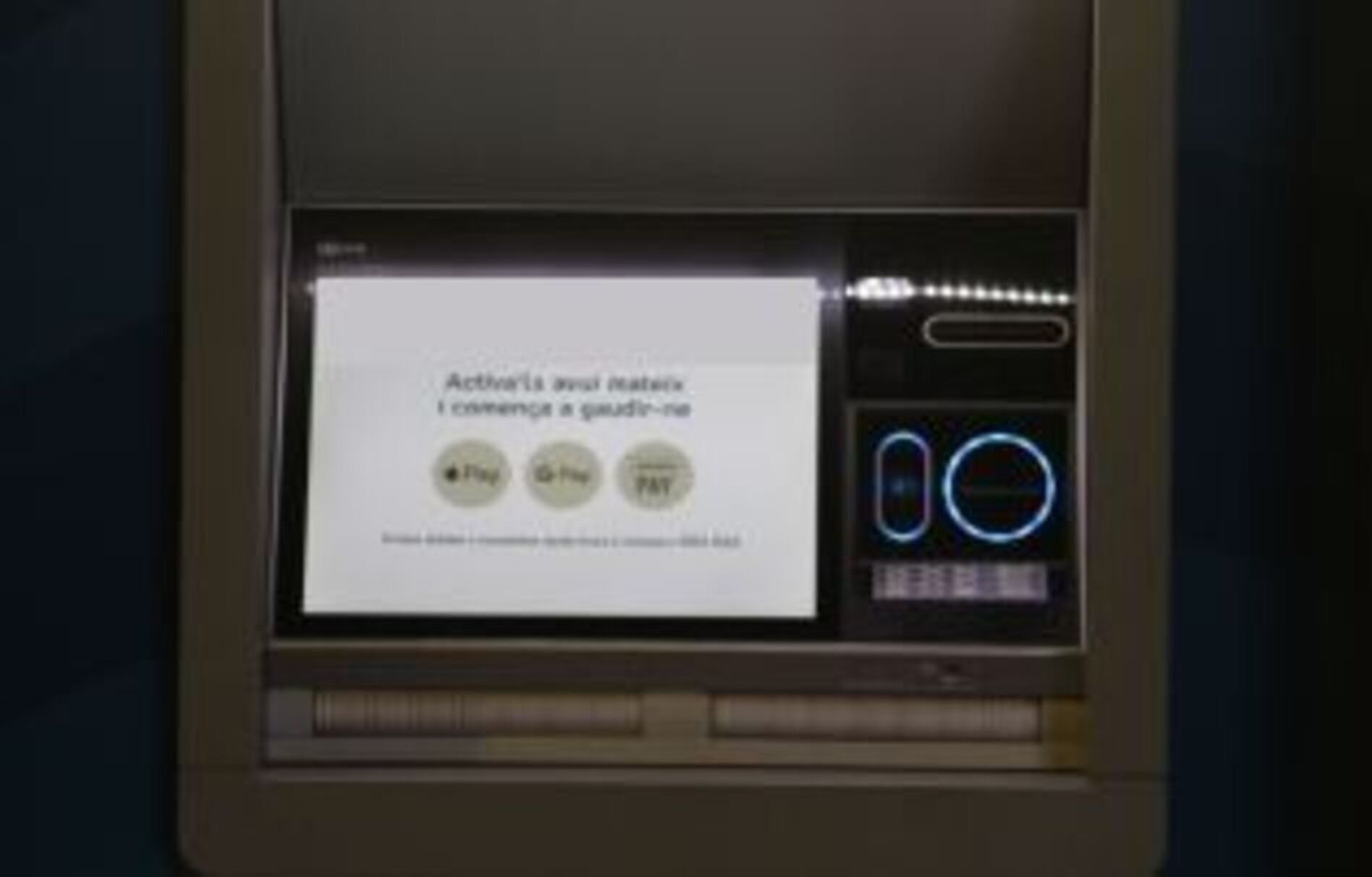 Un caixer de l'entitat on s'hauria efectuat la manipulació. Un caixer de l'entitat on s'hauria efectuat la manipulació.