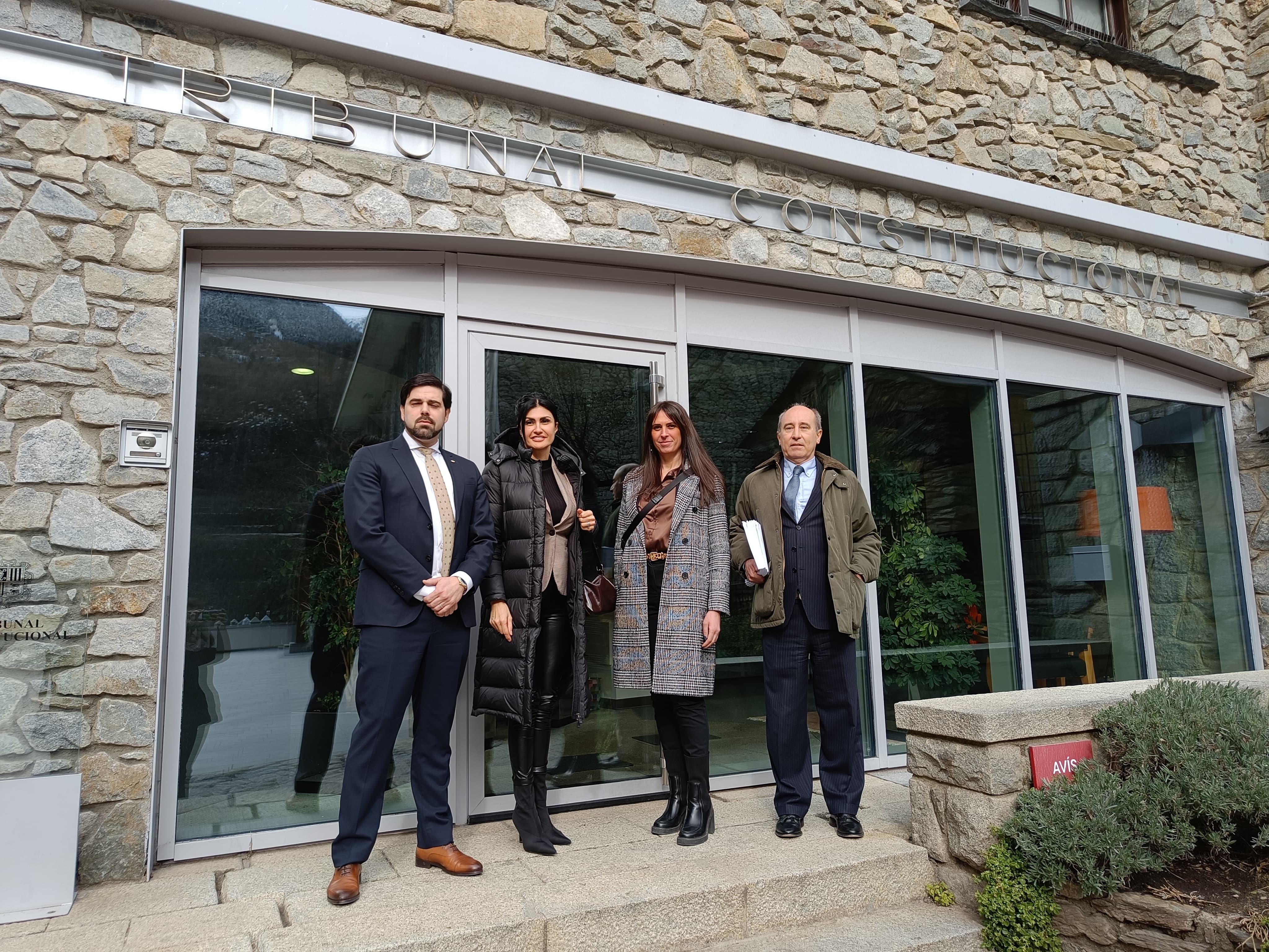 Els integrants d'Andorra Endavant abans d'entrar al Tribunal Constitucional.