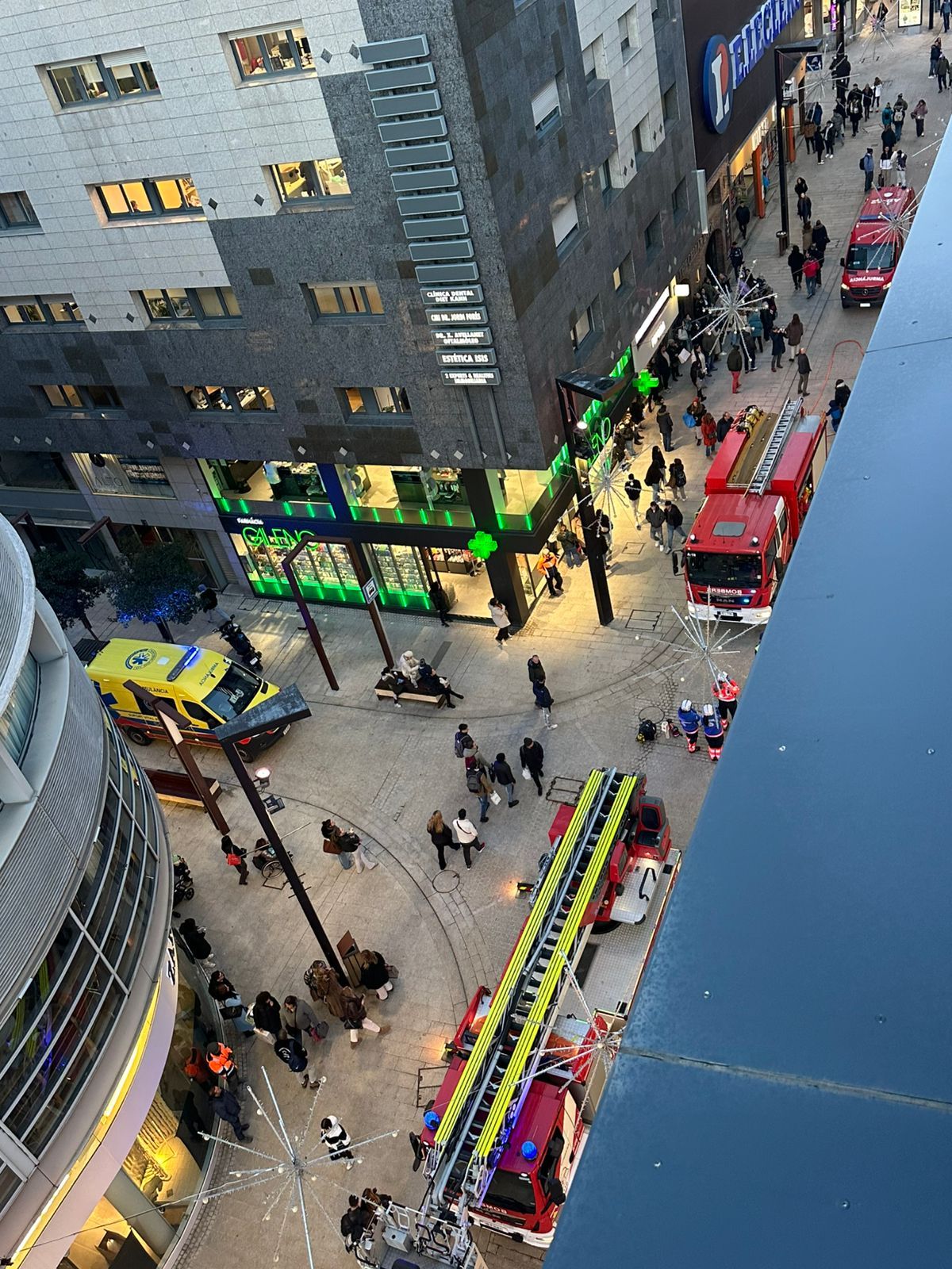 Desplegament dels cossos de seguretat a la zona.