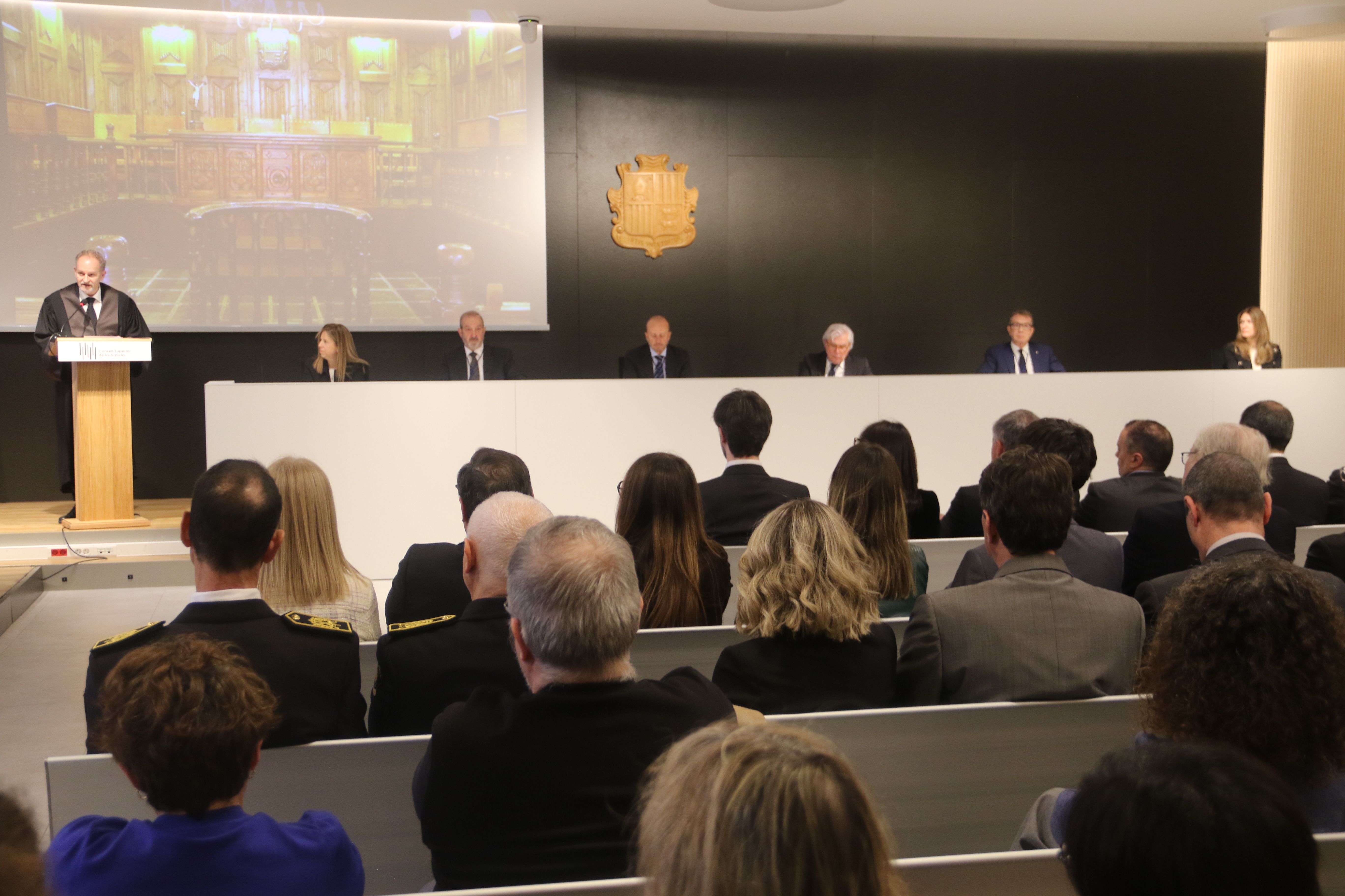 Xavier Sopena dirigint-se als presents a l'acte d'Obertura de l'Any Judicial.