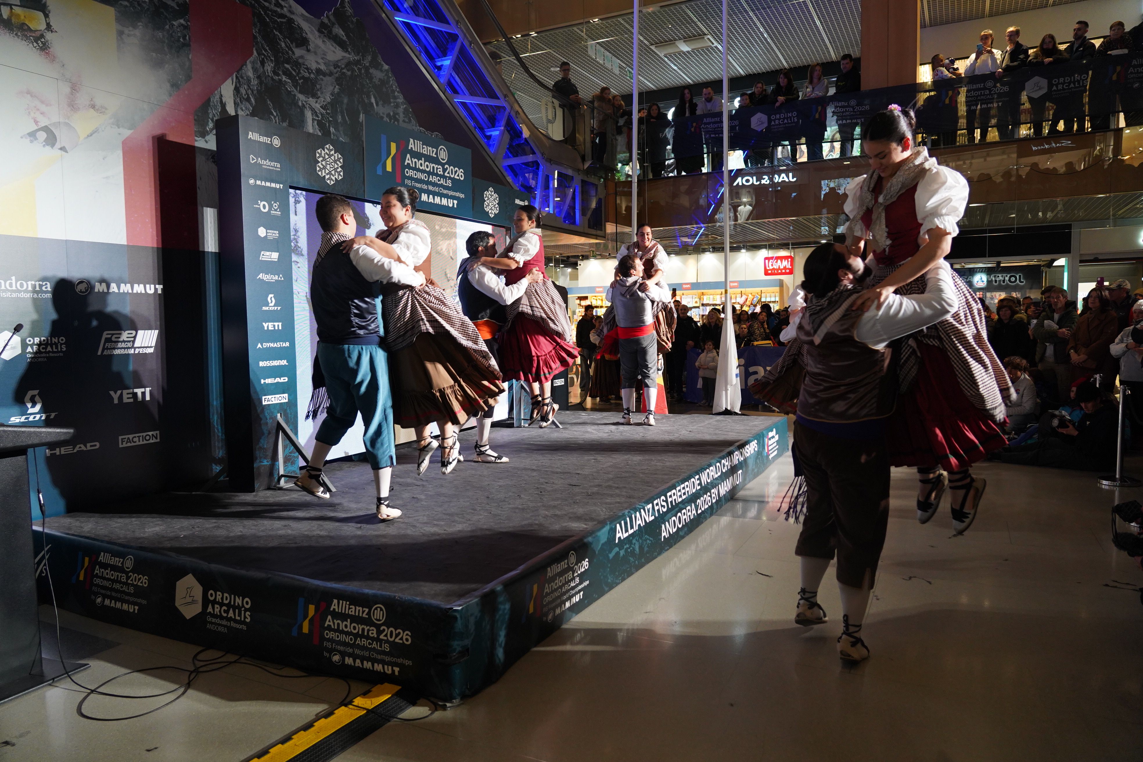 Les parelles de l’Esbart Santa Anna.