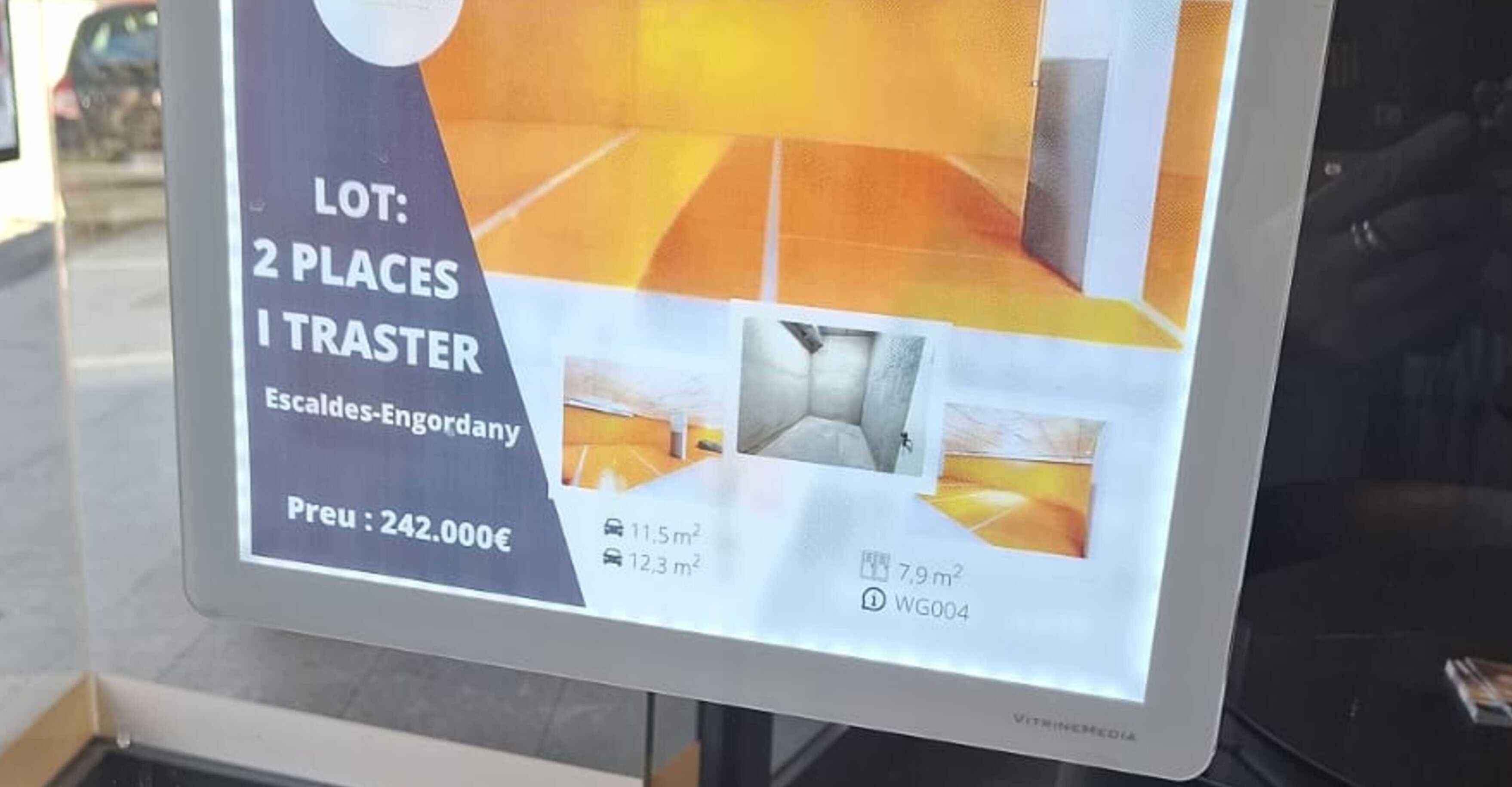 L'anunci en un aparador immobiliari.