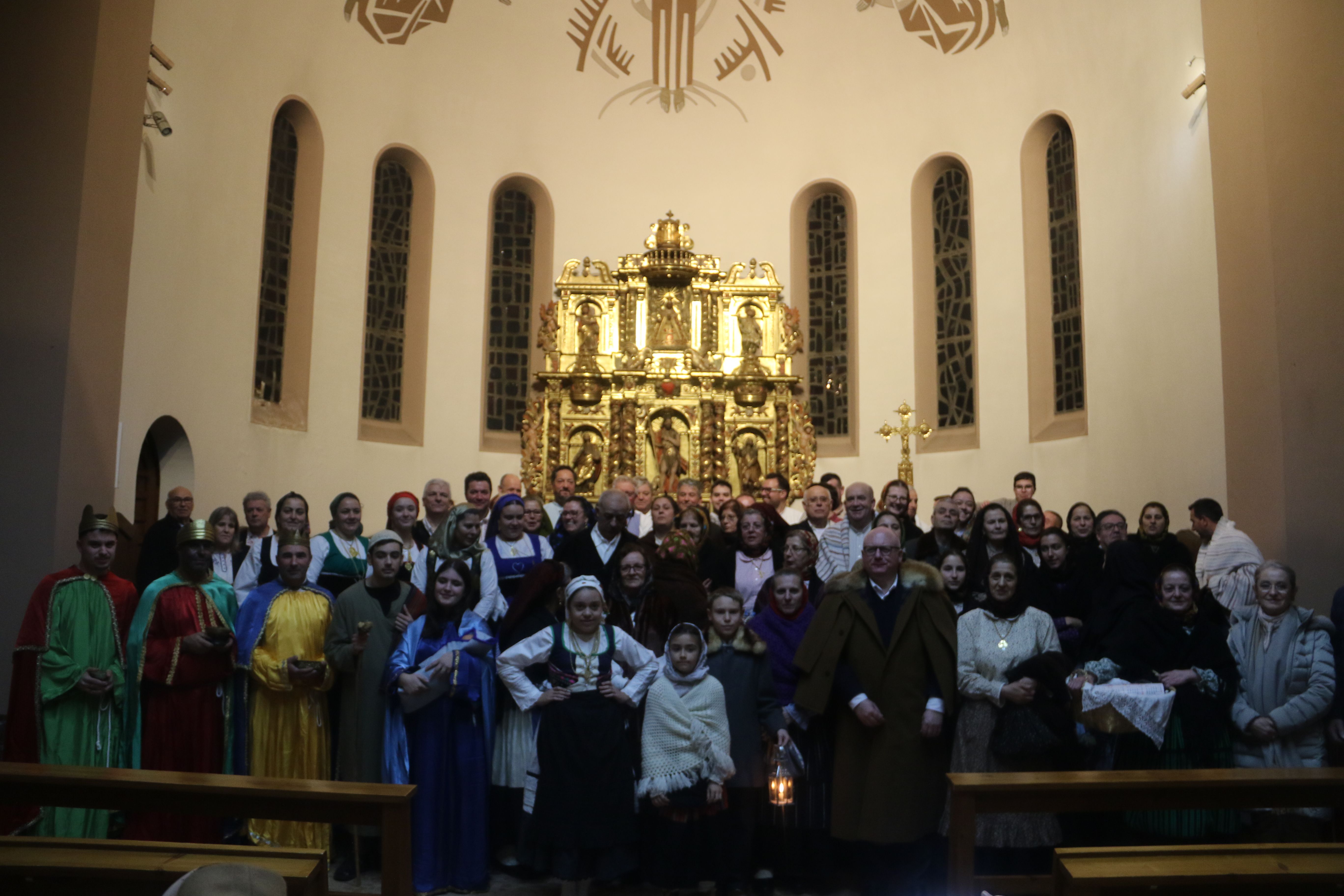 Foto conjunta dels tres grups que han cantat Janeiras. Foto conjunta dels tres grups que han cantat Janeiras.