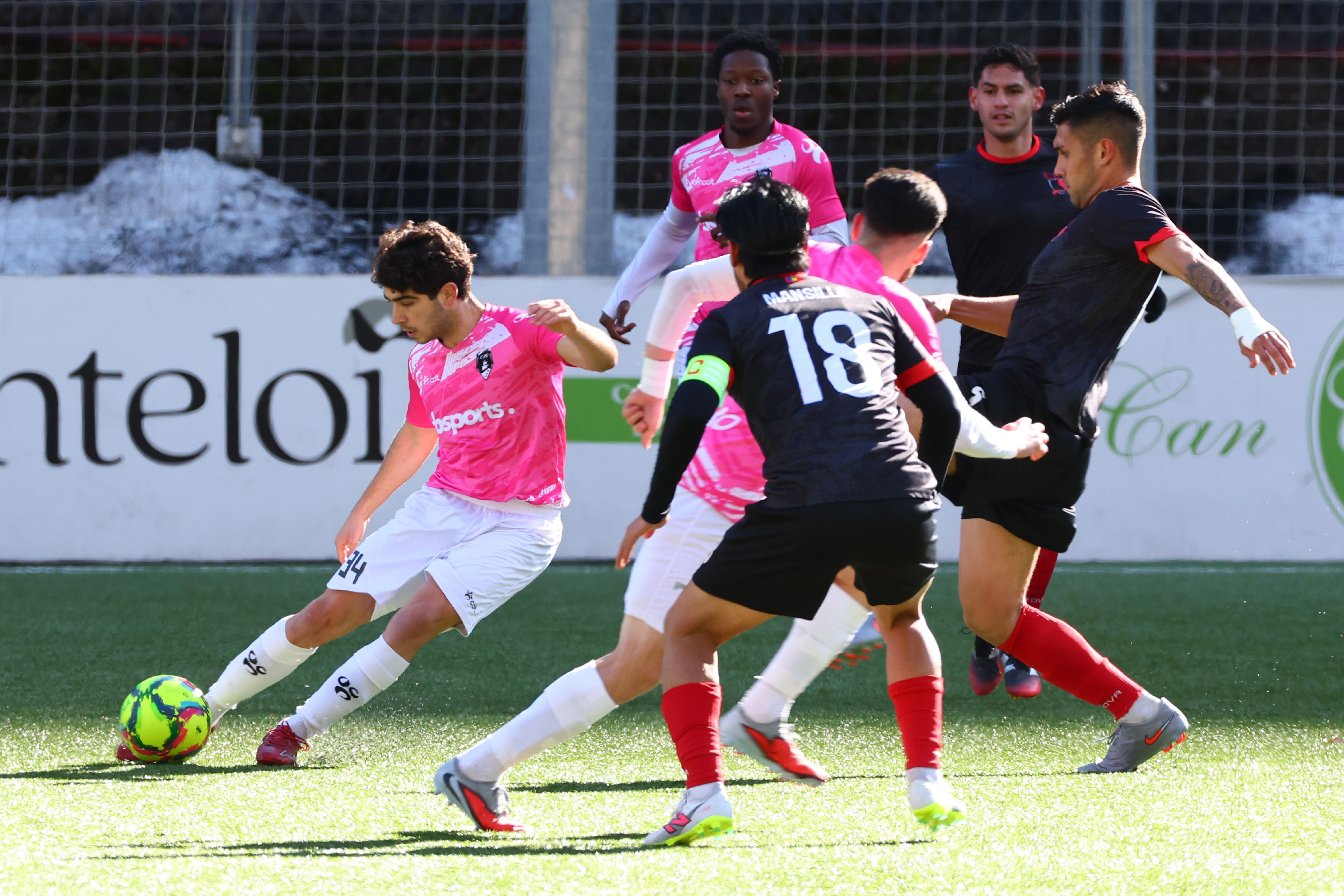 L'Esperança tampoc ha trobat en els encarnats la oportunitat perfecte per sumar.