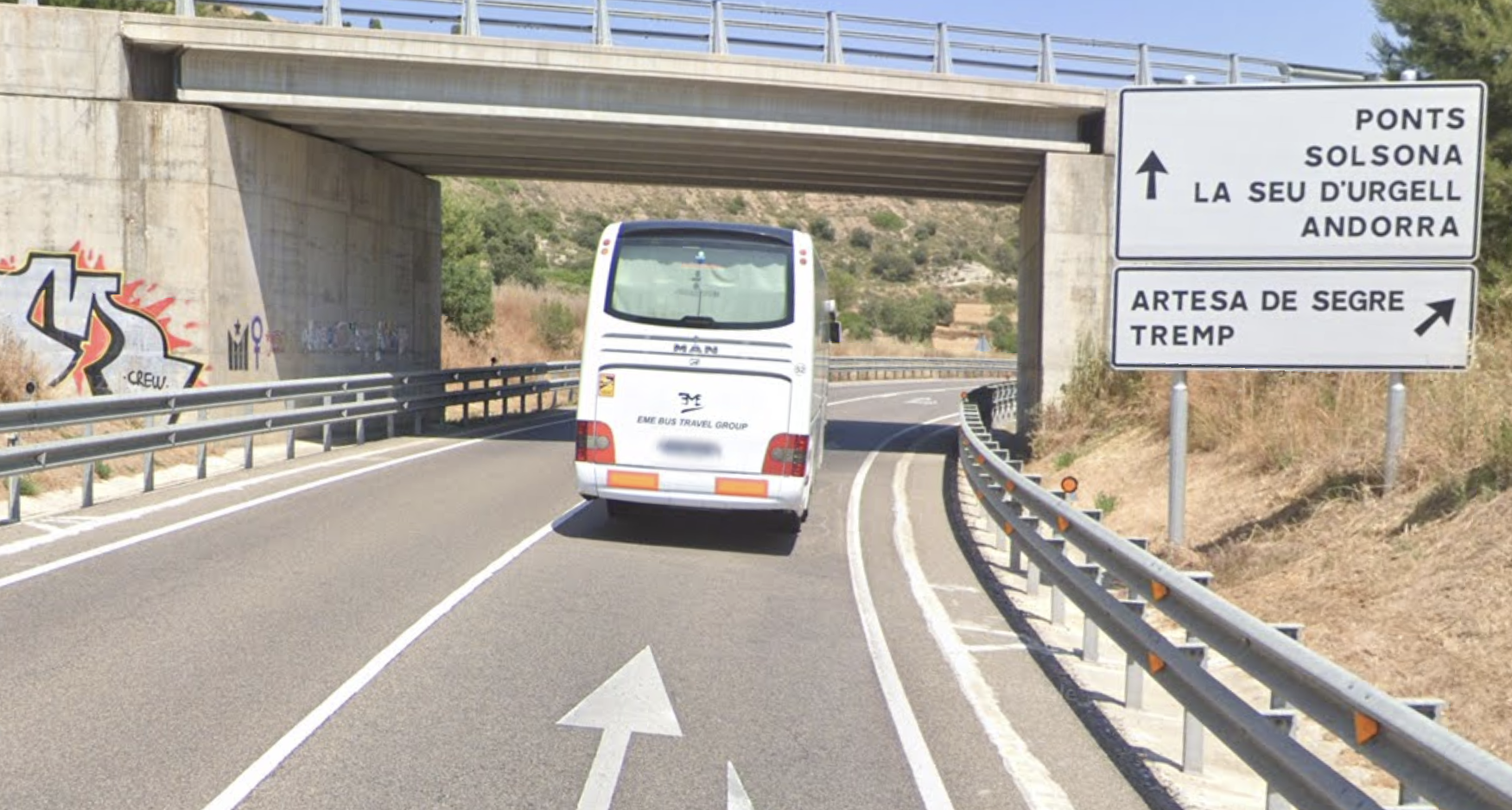 Una imatge de la C-14 en el trencall que porta cap a Artesa de Segre.