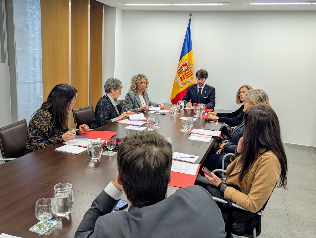 Reunió de la comissió permanent per l’inici del període entre sessions al Consell General.