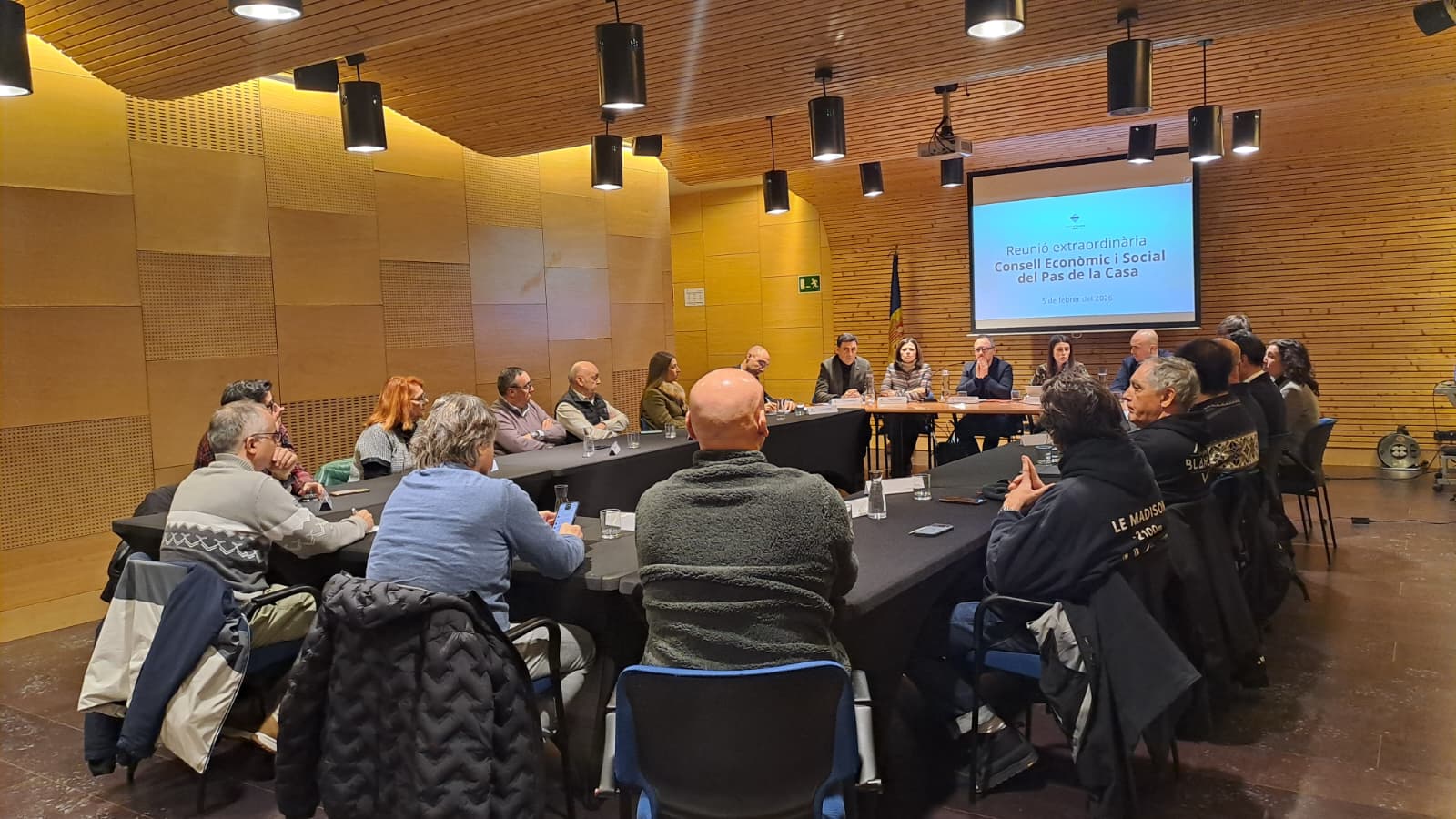 La reunió del Consell Econòmic i Social celebrada aquest matí al Pas. La reunió del Consell Econòmic i Social celebrada aquest matí al Pas.
