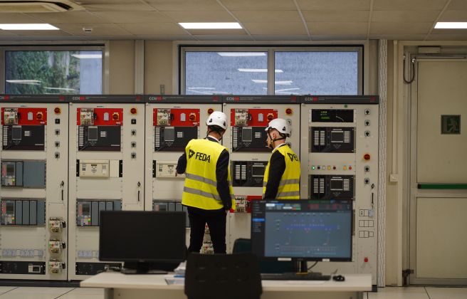 Nous equips que permeten la supervisió, control, automatització, protecció. Nous equips que permeten la supervisió, control, automatització, protecció.