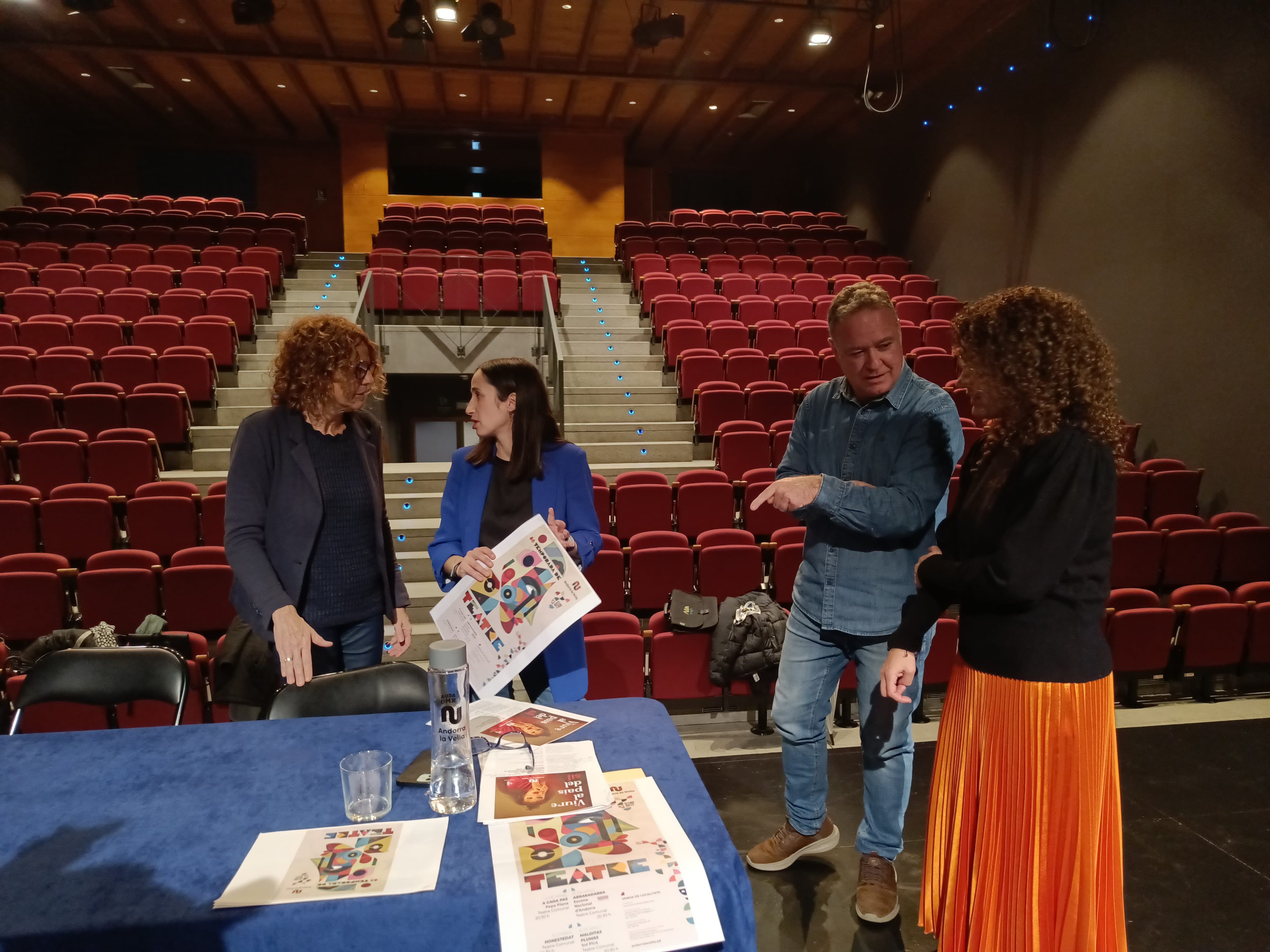 Olalla Losada amb Teresa Areny i Jan Cartes amb Laura Rogé.