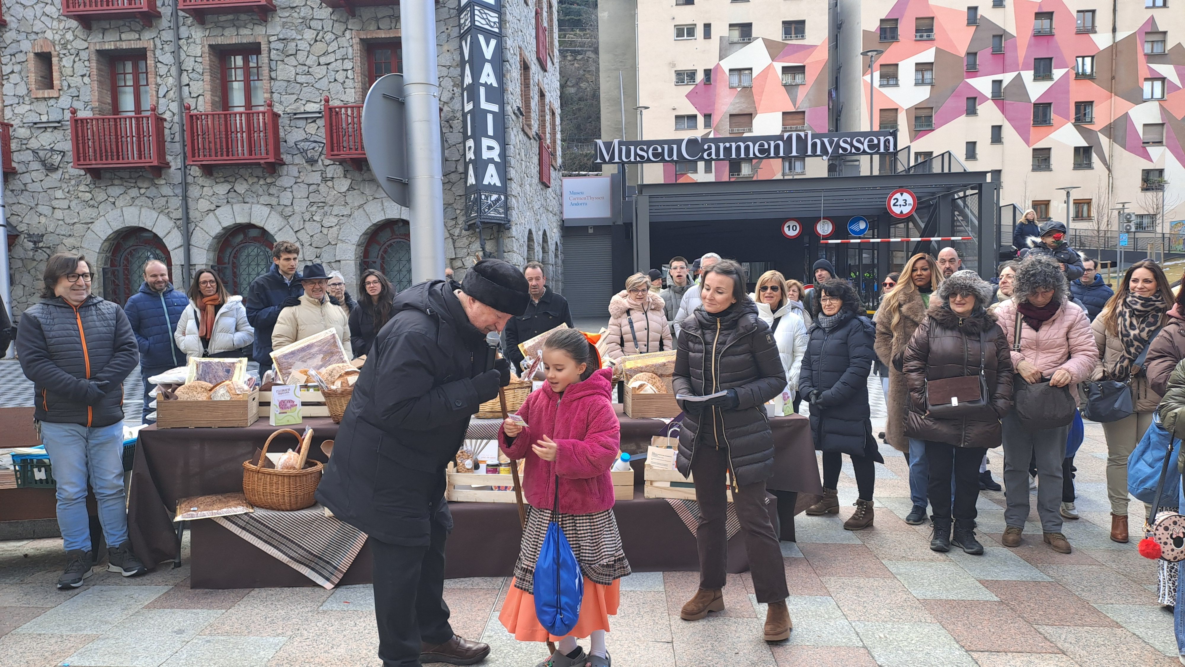 Un dels nens que ha fet de mà innocent.