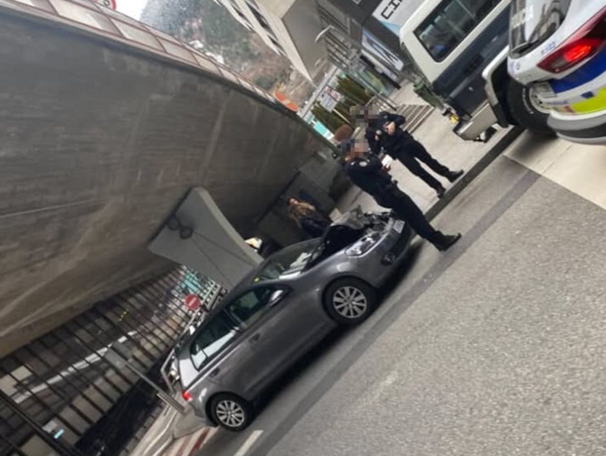 El cotxe accidentat prop de la Dama de Gel.