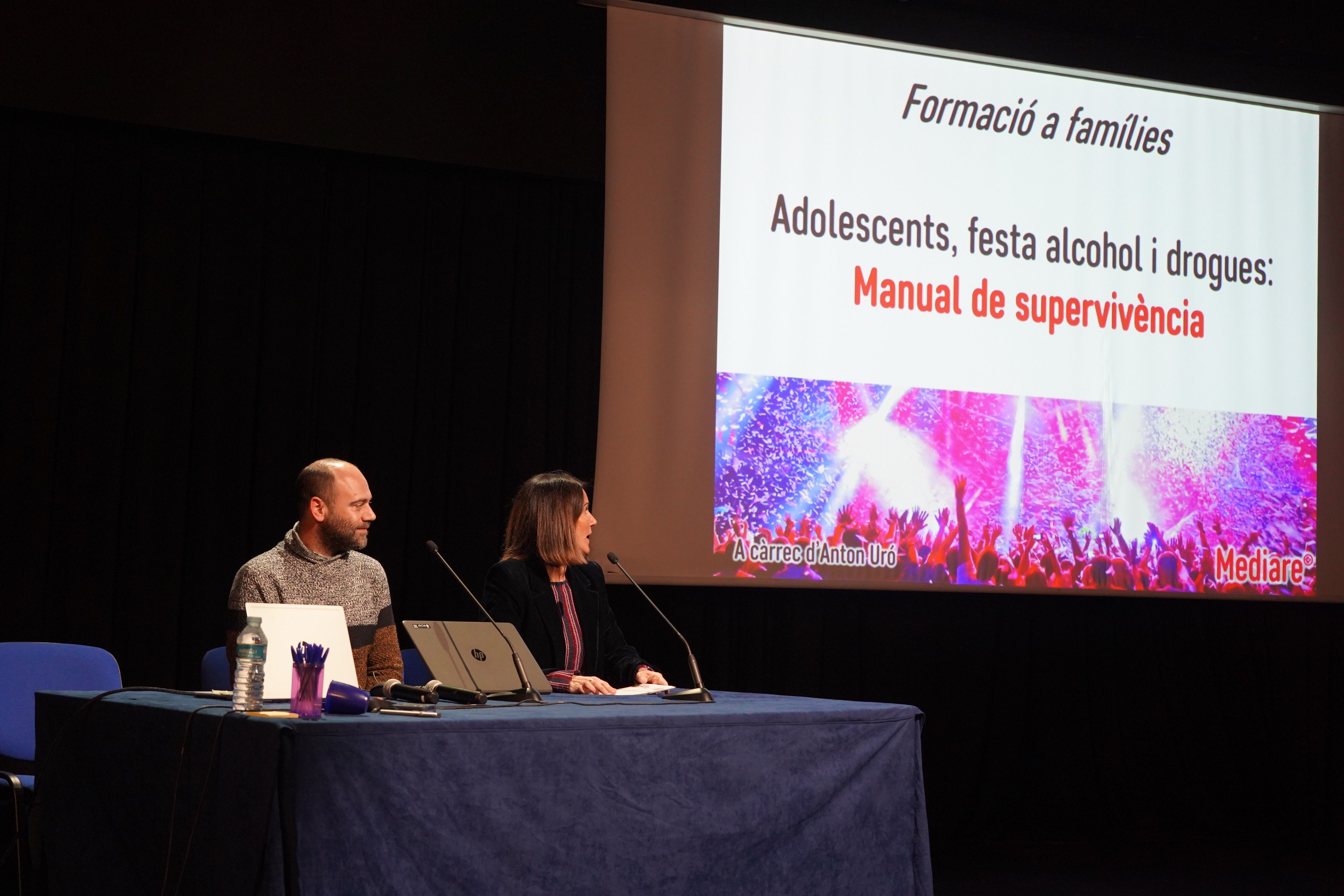 Anton Uró, responsable de la formació i fundador de Mediare, i Cristina Pérez, secretària d’Estat de Salut.