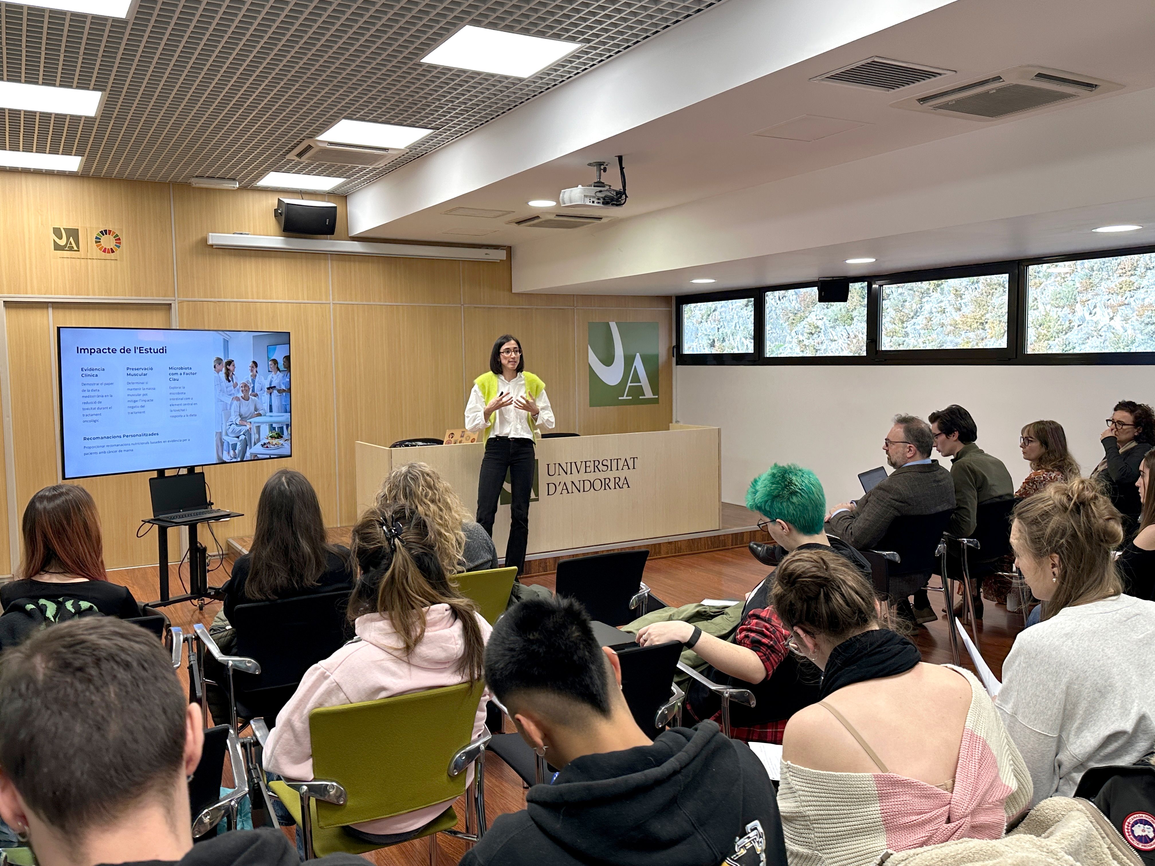 La doctora Cristina Royo-Cebrecos durant la presentació d'aquest matí.