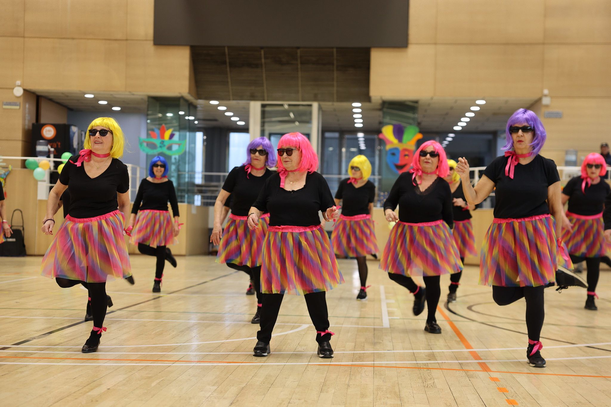 Una de les comparses del Carnaval interparroquial de la gent gran.