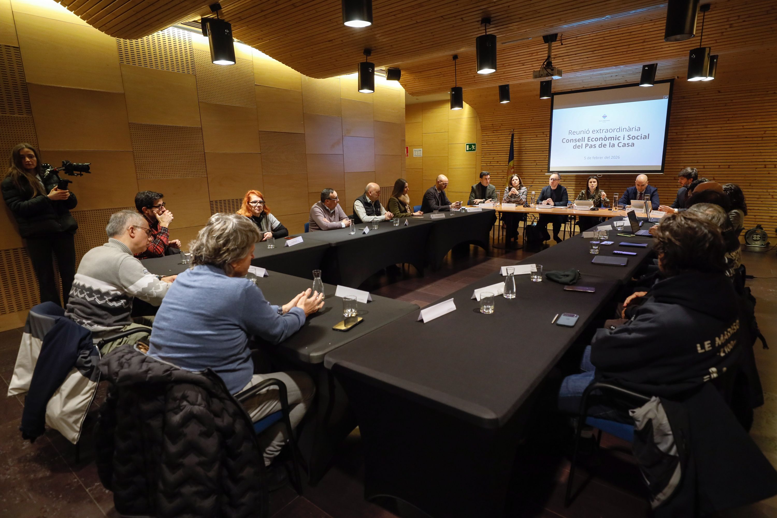 Una imatge de la reunió del consell econòmic de la setmana passada. Una imatge de la reunió del consell econòmic de la setmana passada.